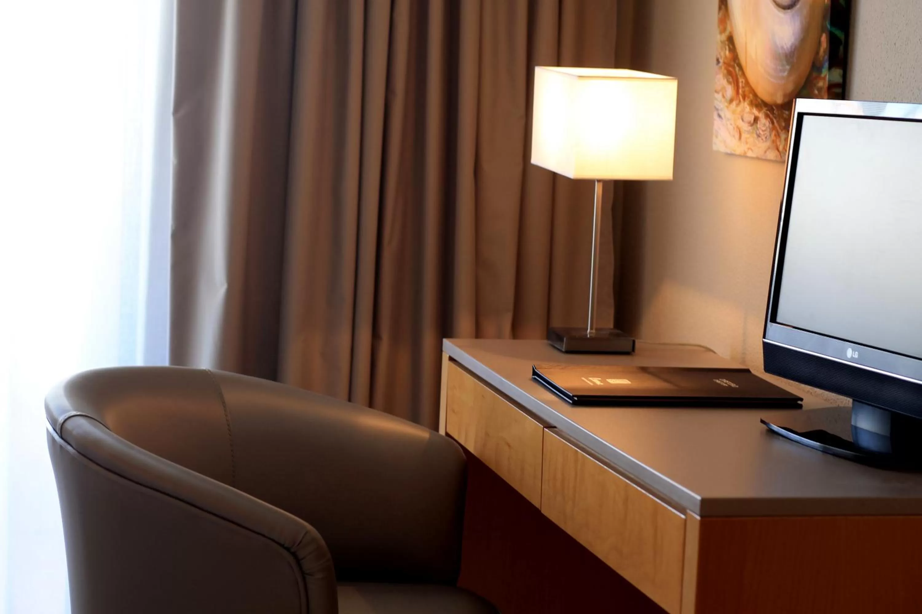 Seating area in The Navigator - Solaqua