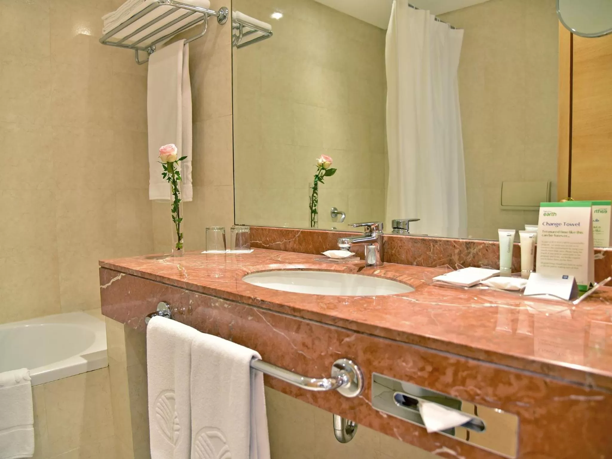 Bathroom in Gefinor Rotana – Beirut