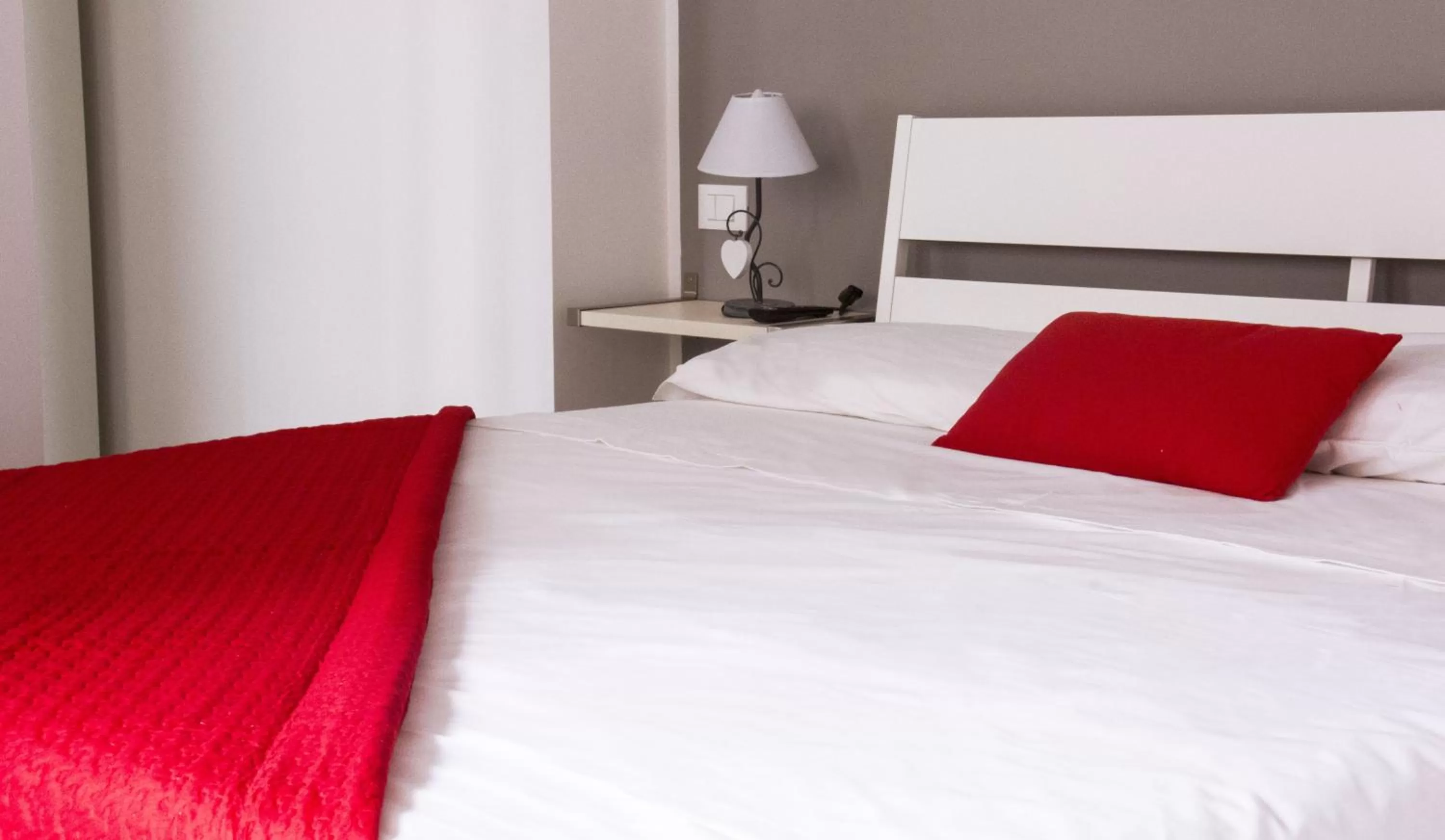 Bedroom, Bed in Domus Raffaello