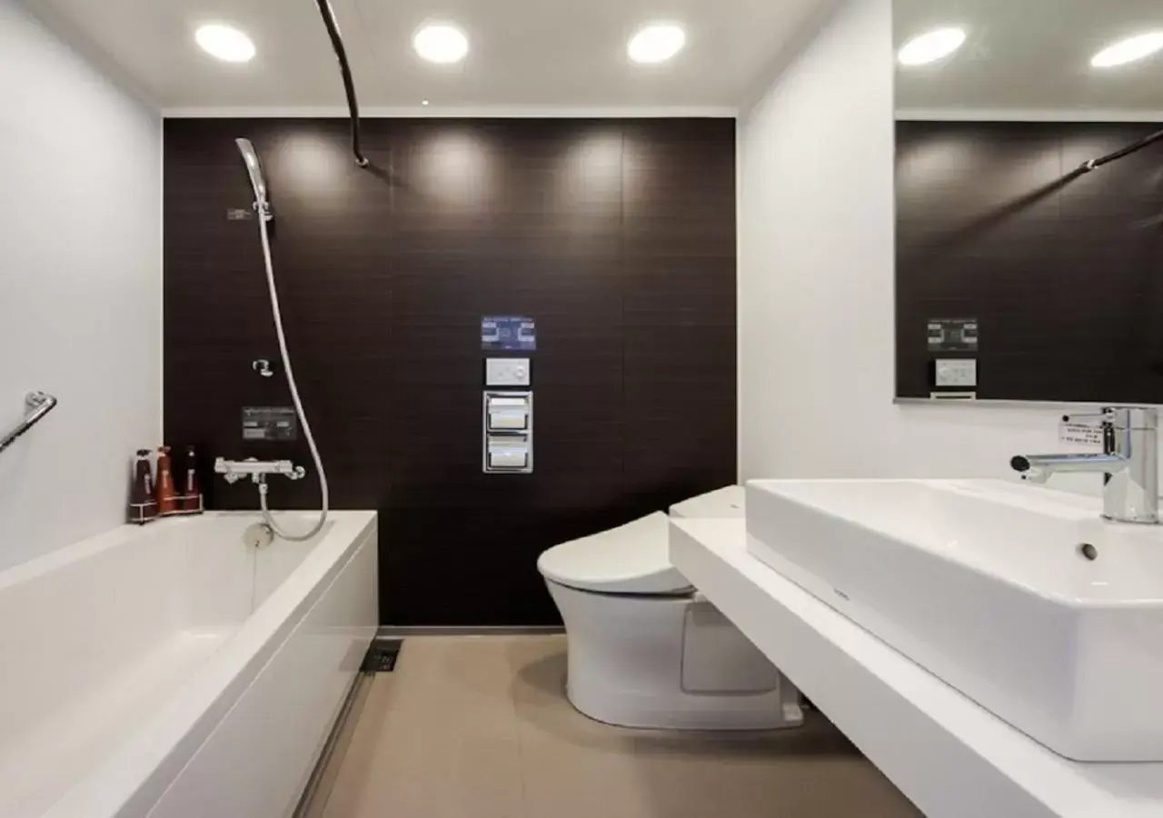 Toilet, Bathroom in Daiwa Roynet Hotel Numazu