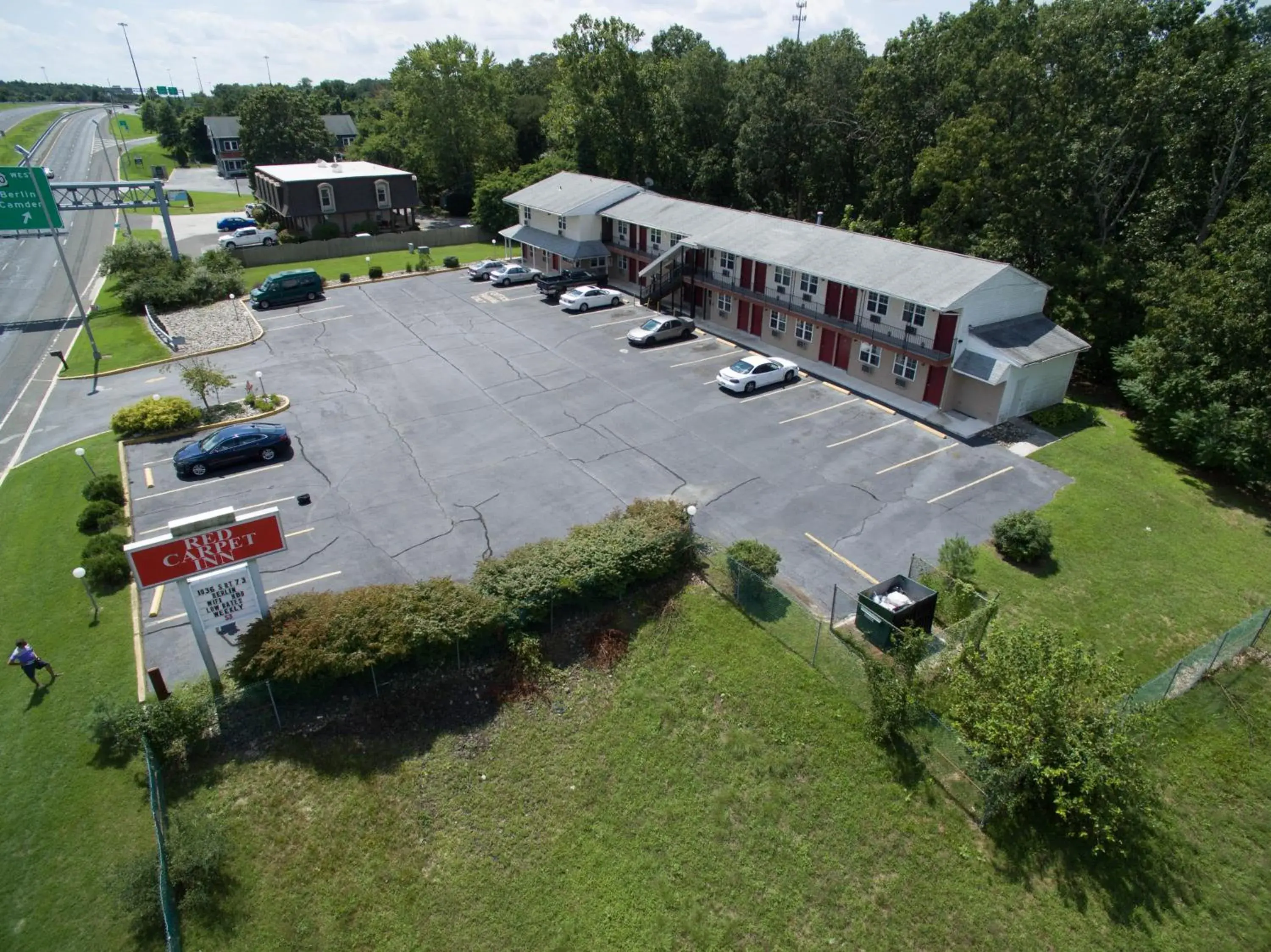 Property building, Bird's-eye View in Red Carpet Inn Berlin