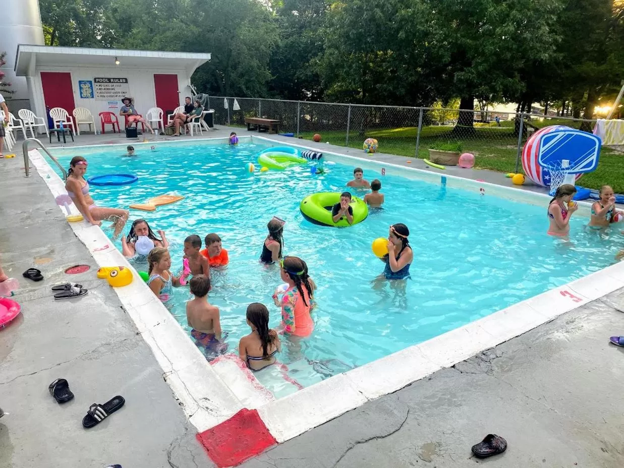 Swimming Pool in The Cottage Resort