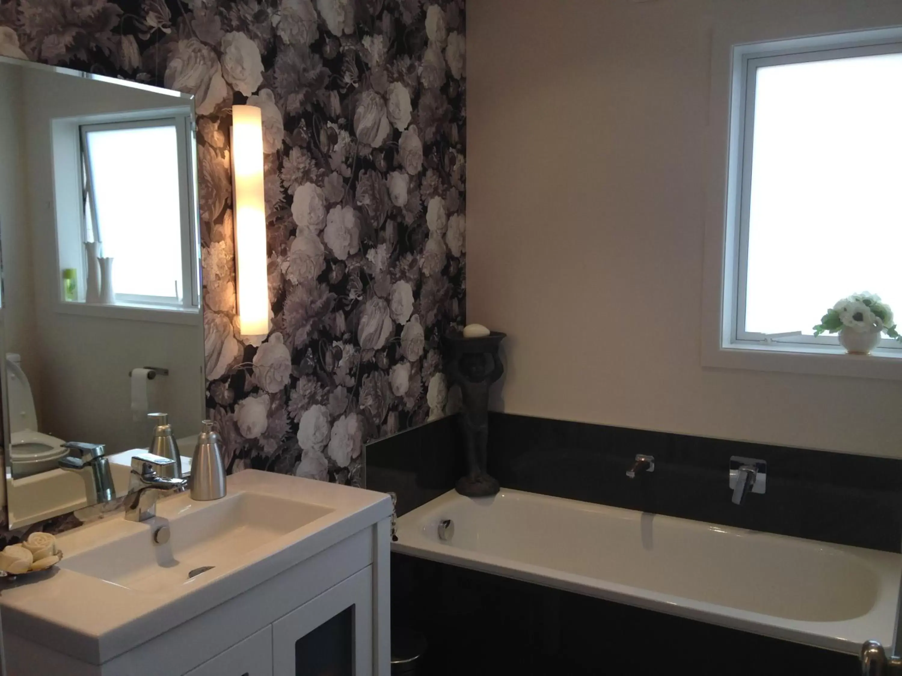 Deluxe Double Room with Sea View in Beach Side B & B Deluxe Double Room with Sea View in Beach Side B & B