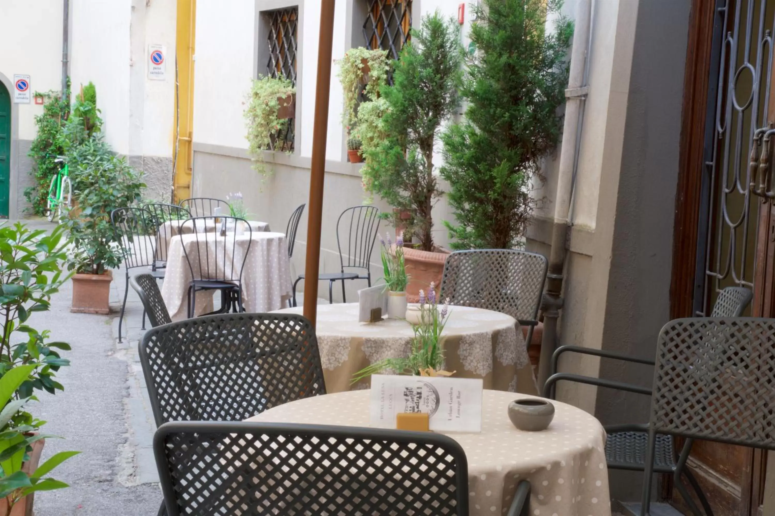 Patio, Patio/Outdoor Area in Hotel La Luna