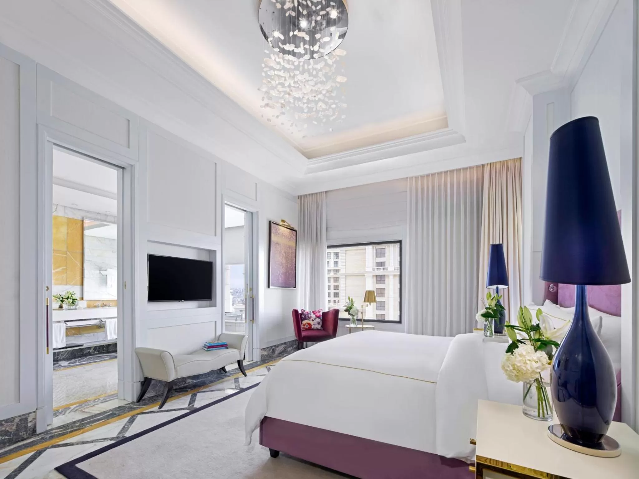 Bedroom, Bed in Fairmont Amman