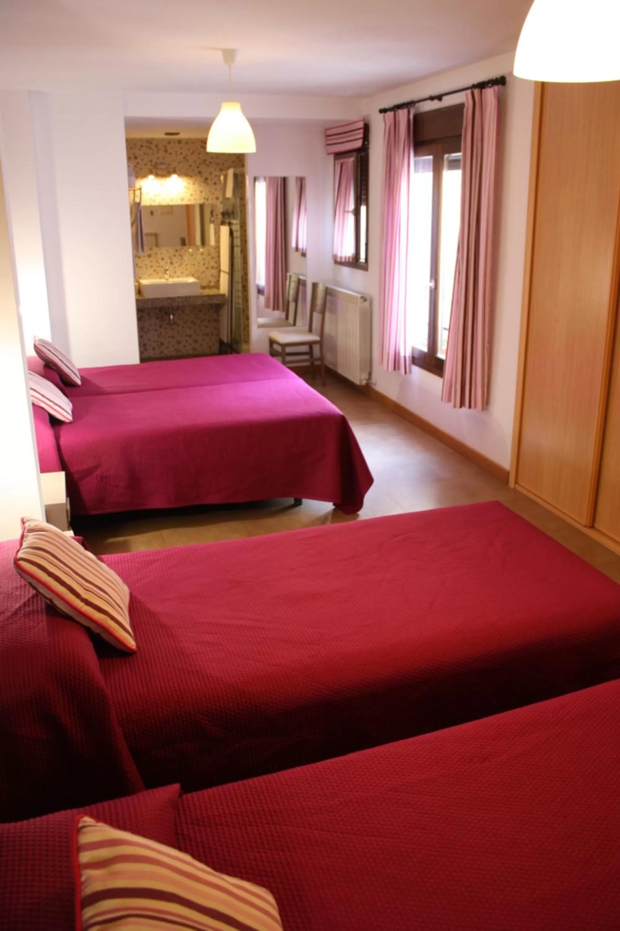 Photo of the whole room, Bed in Hostal La Ribera del Júcar