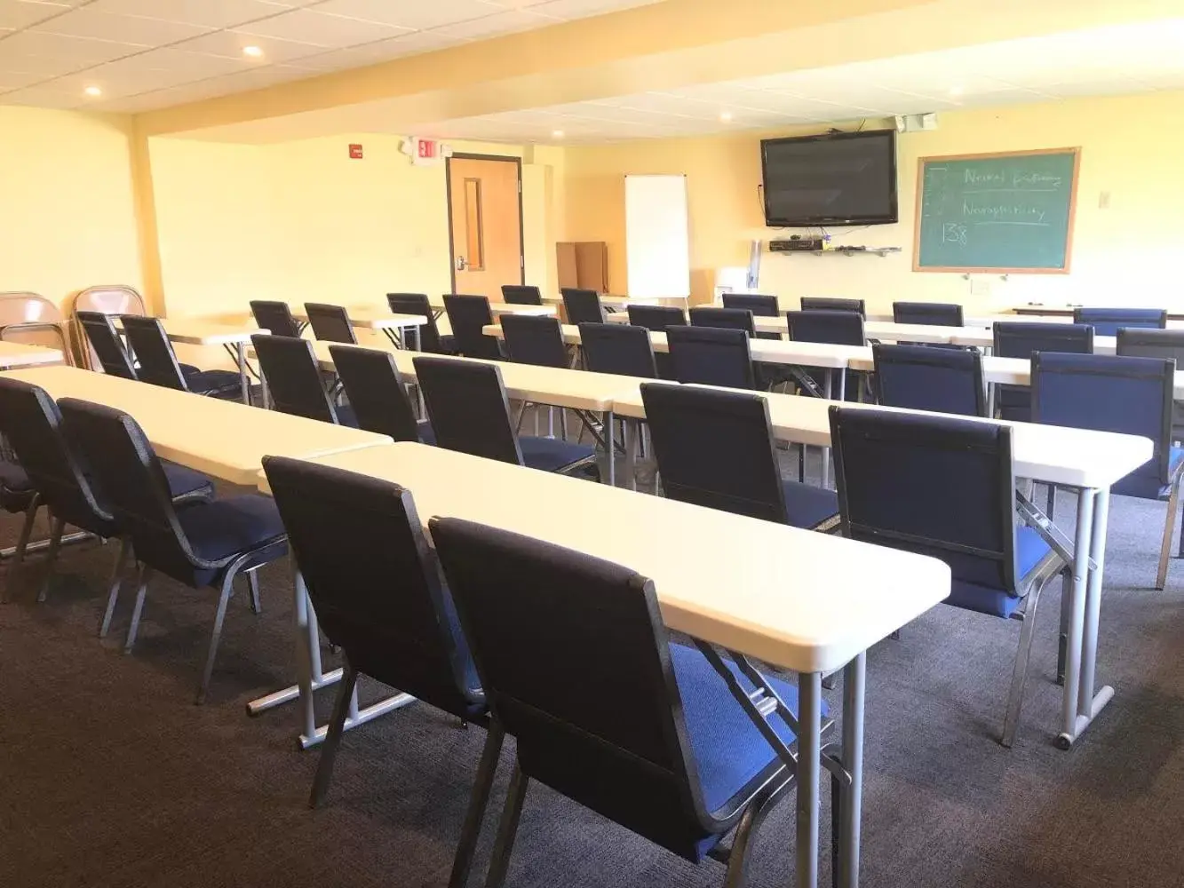 Meeting/conference room in Days Inn by Wyndham Grove City Columbus South