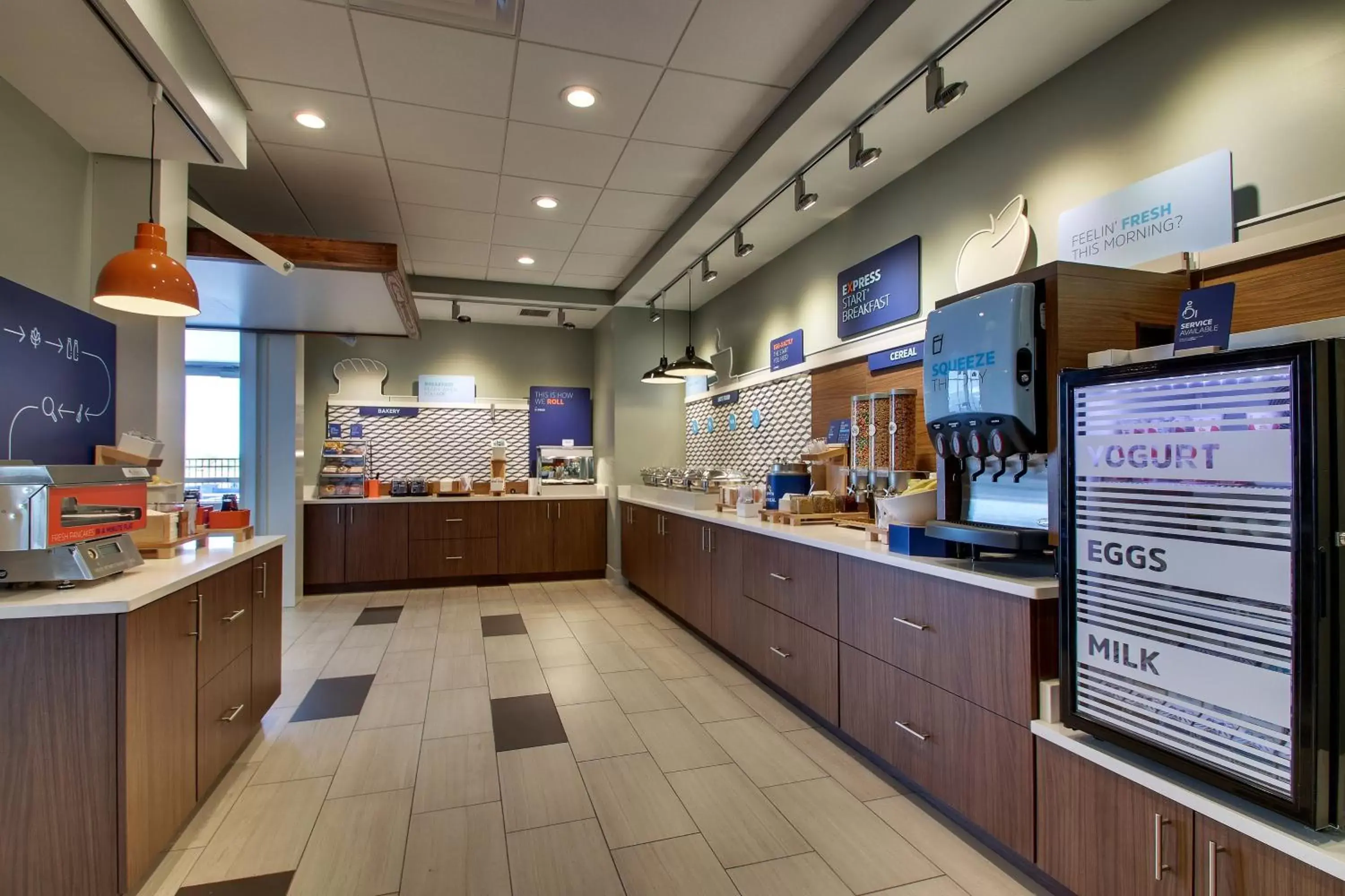 Breakfast, Kitchen/Kitchenette in Holiday Inn Express & Suites Findlay North, an IHG Hotel