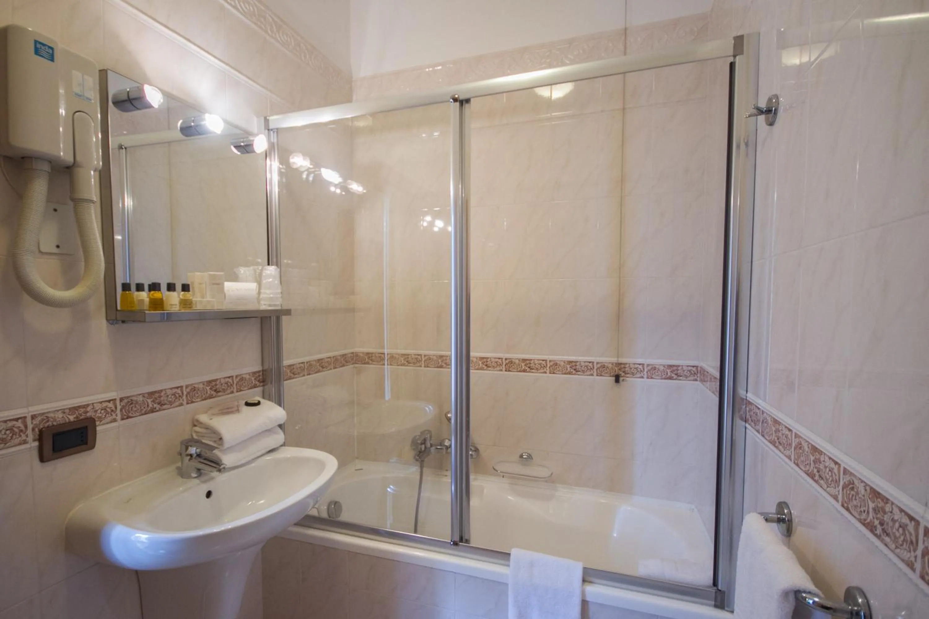 Bathroom in Hotel Sant'Ilario