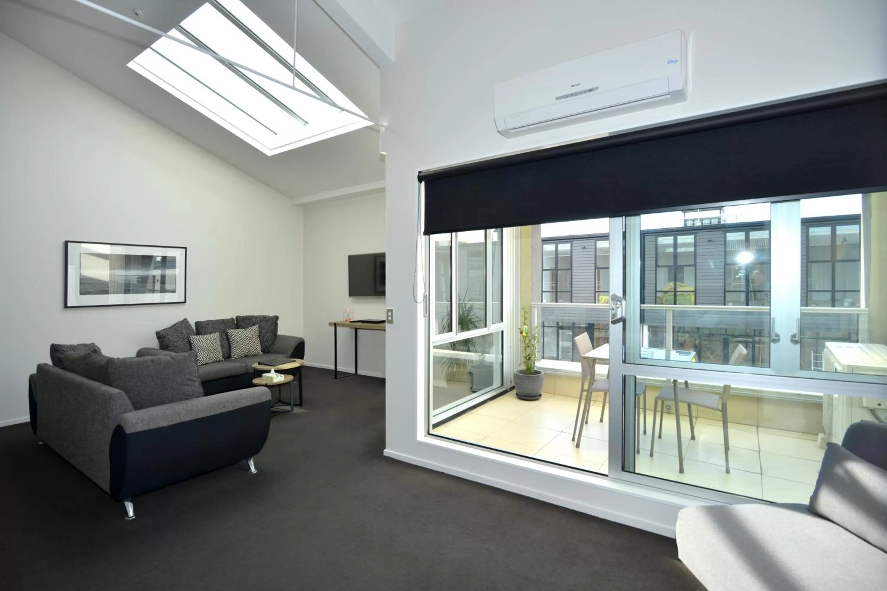 TV and multimedia in Southwark Hotel & Apartments