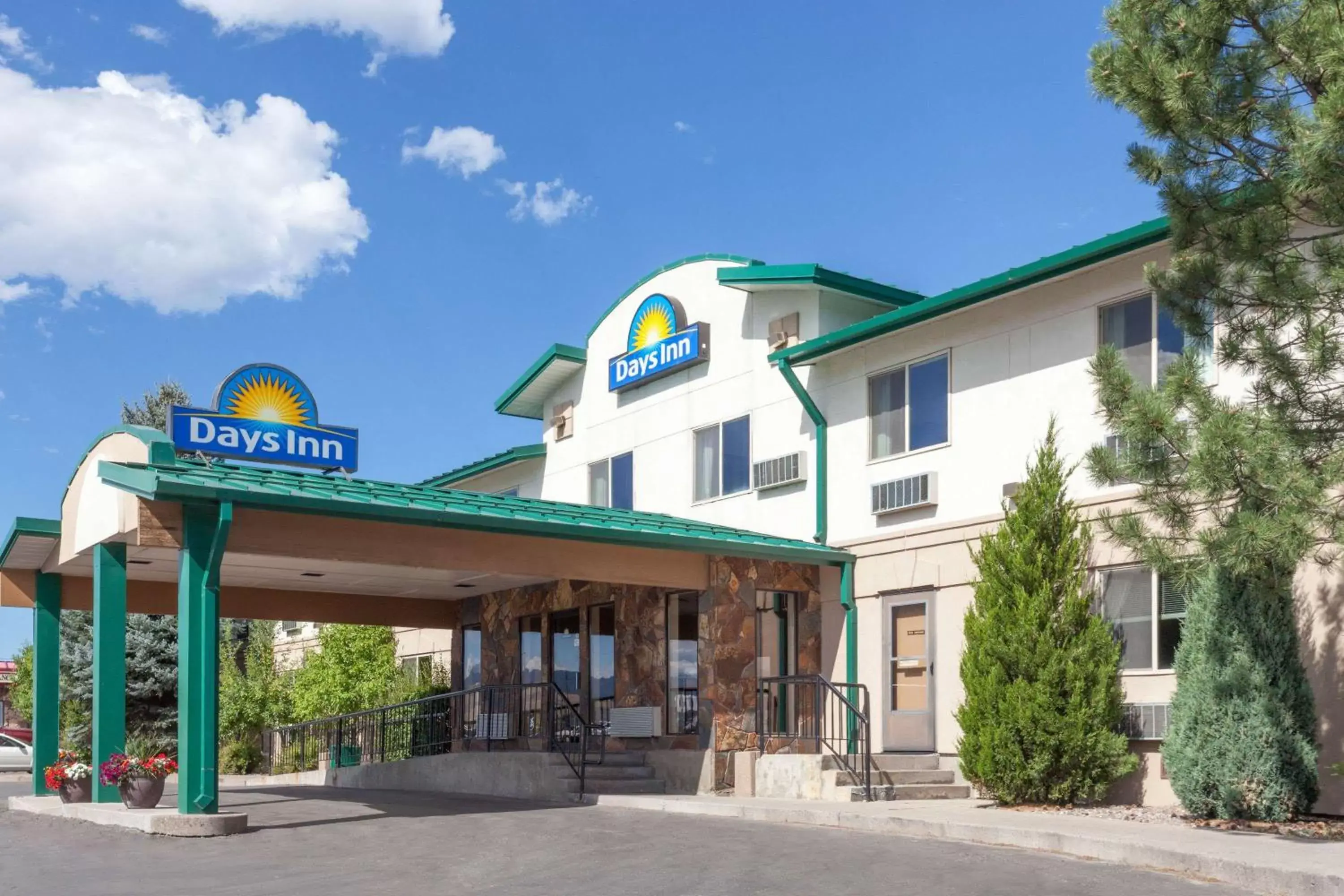 Property building in Days Inn by Wyndham Missoula Airport