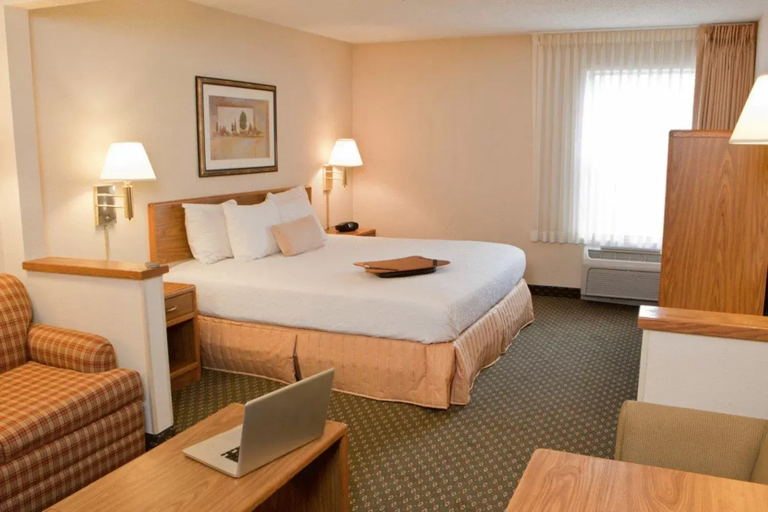 Bed in Baymont by Wyndham Oklahoma City/Quail Springs Bed in Baymont by Wyndham Oklahoma City/Quail Springs