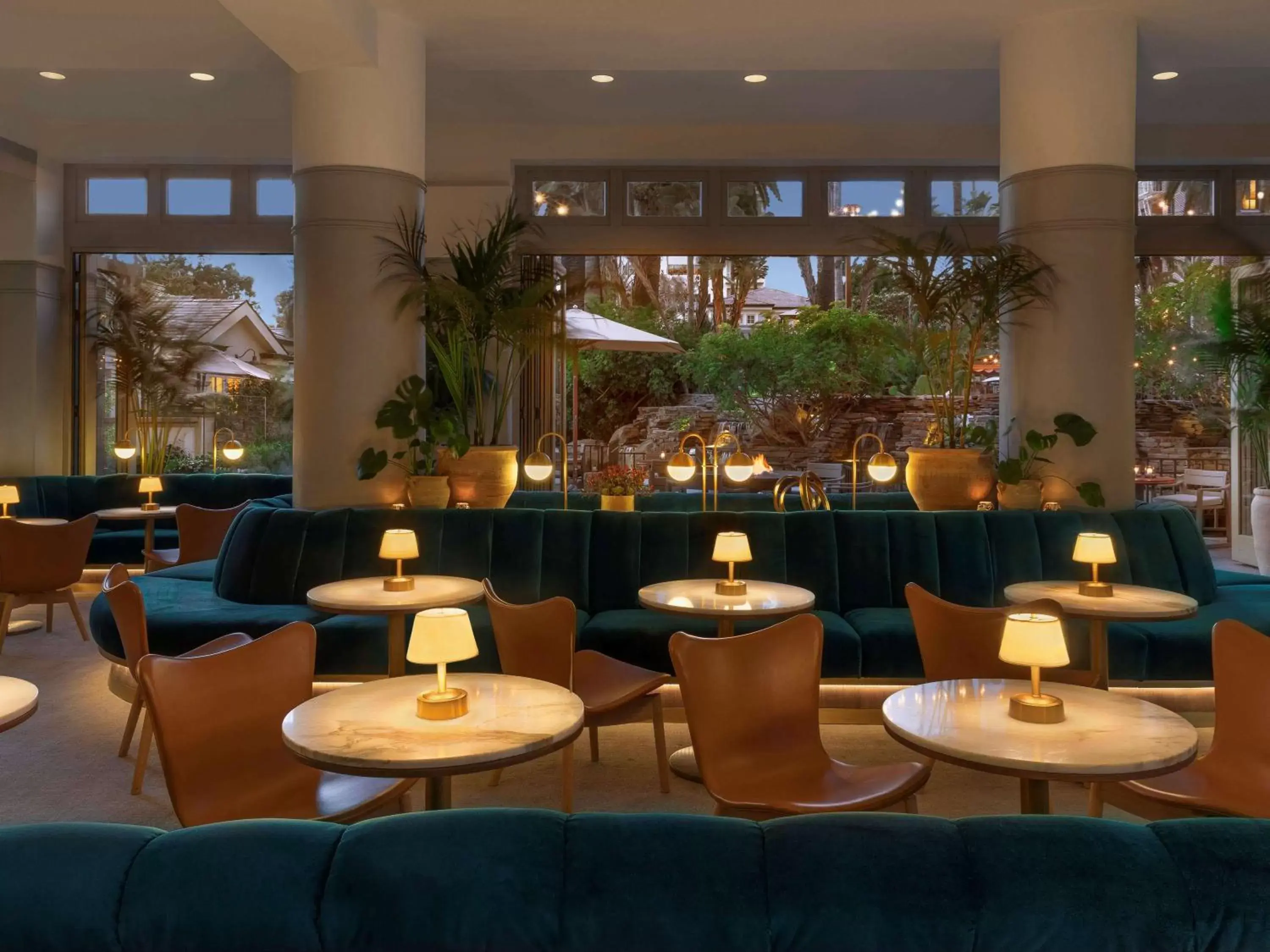 Lounge or bar, Lounge/Bar in Fairmont Miramar Hotel & Bungalows