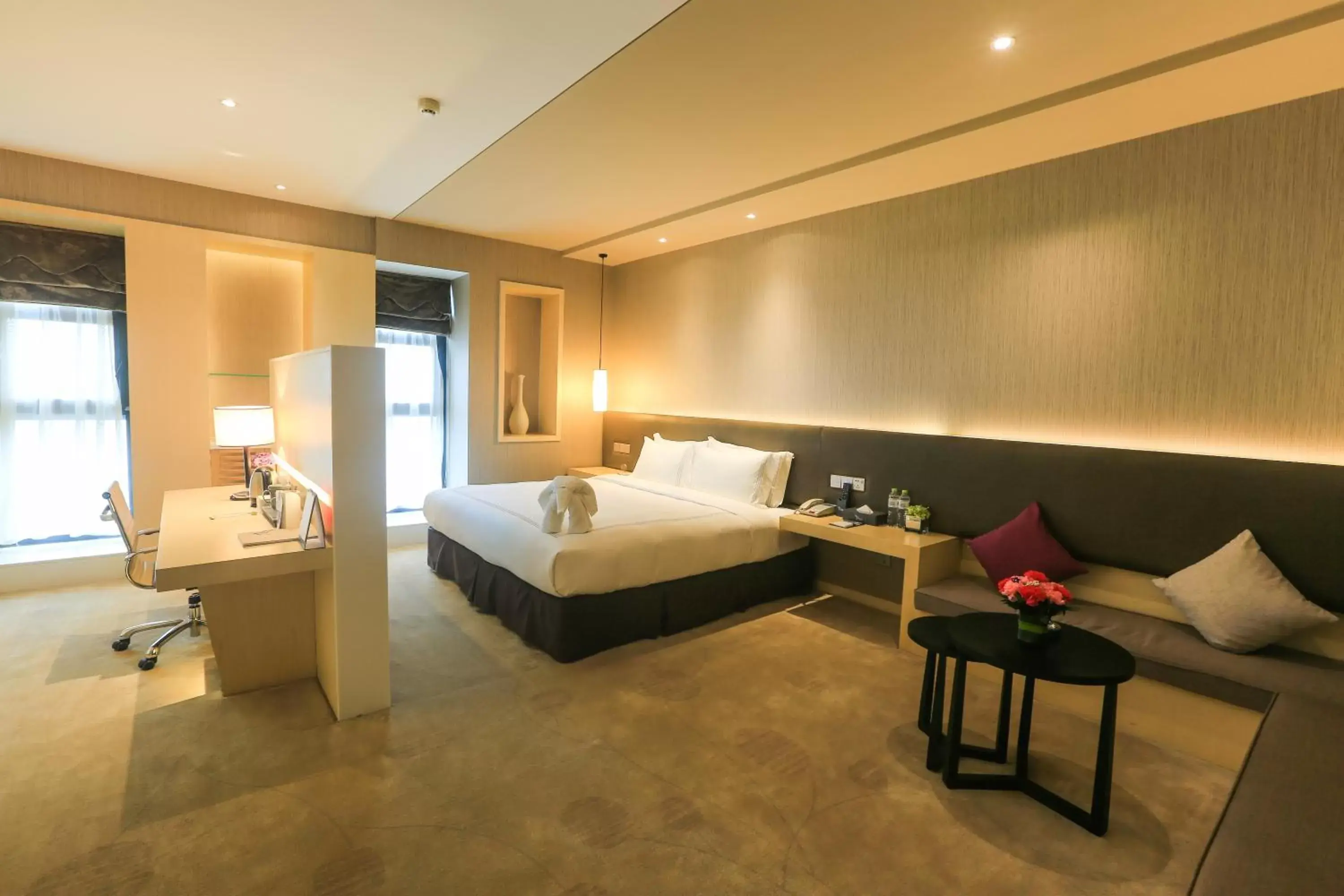 Photo of the whole room, Bed in Skytel Hotel Chengdu