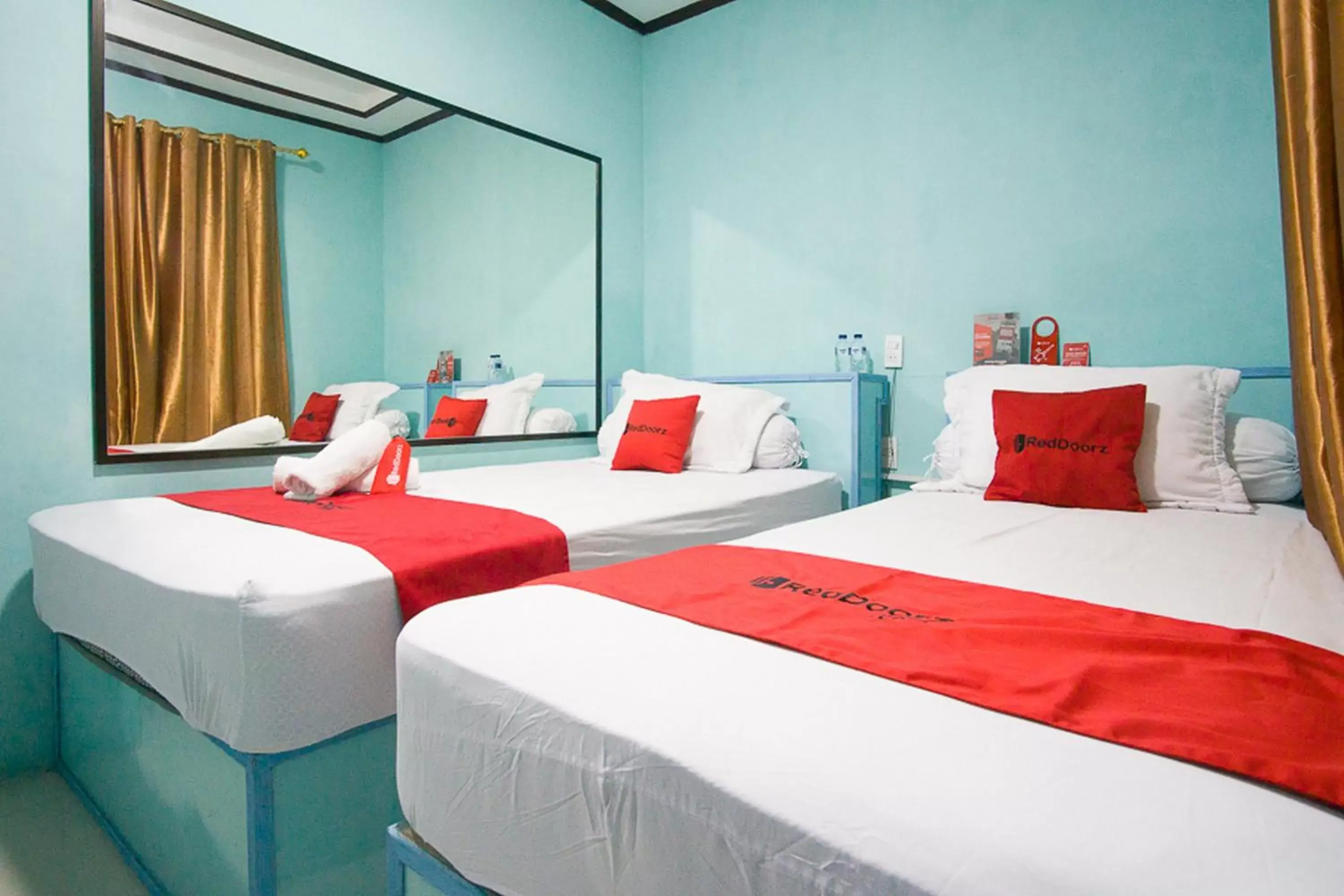 Bedroom, Bed in RedDoorz near Mikie Holiday Funland Berastagi