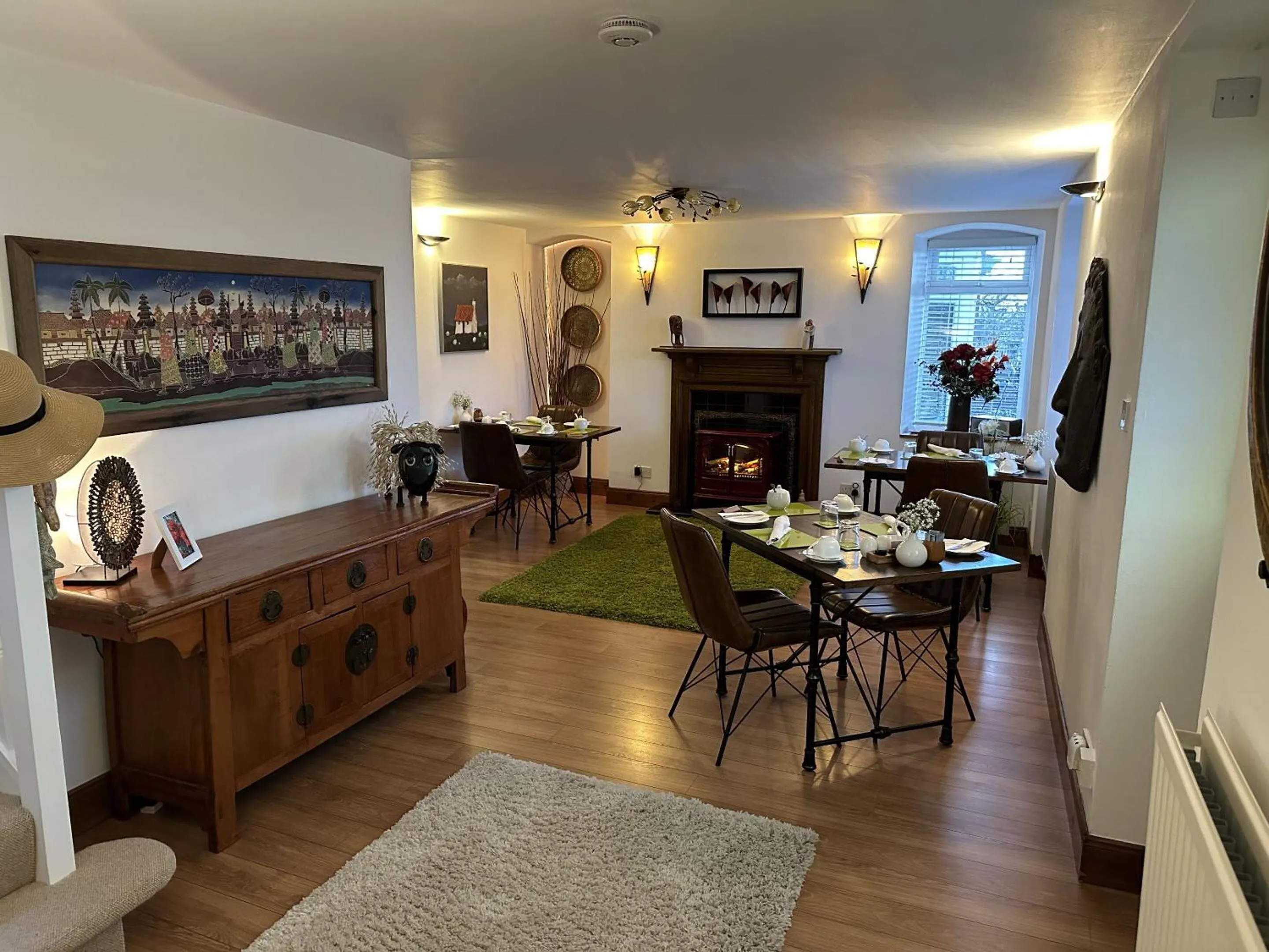 Dining area in Sealladh Sona