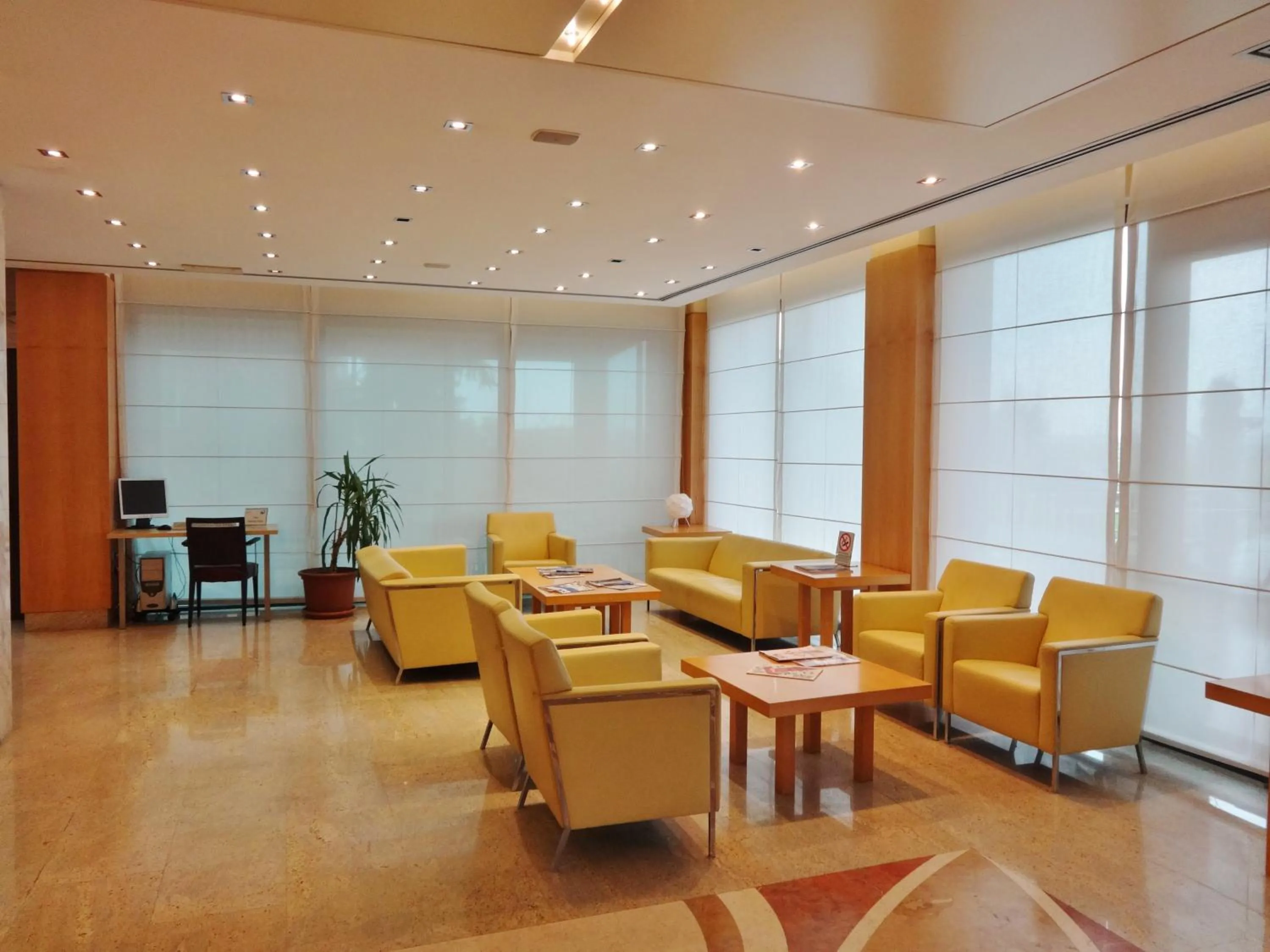 Communal lounge/ TV room in Hotel Tiffany Milano