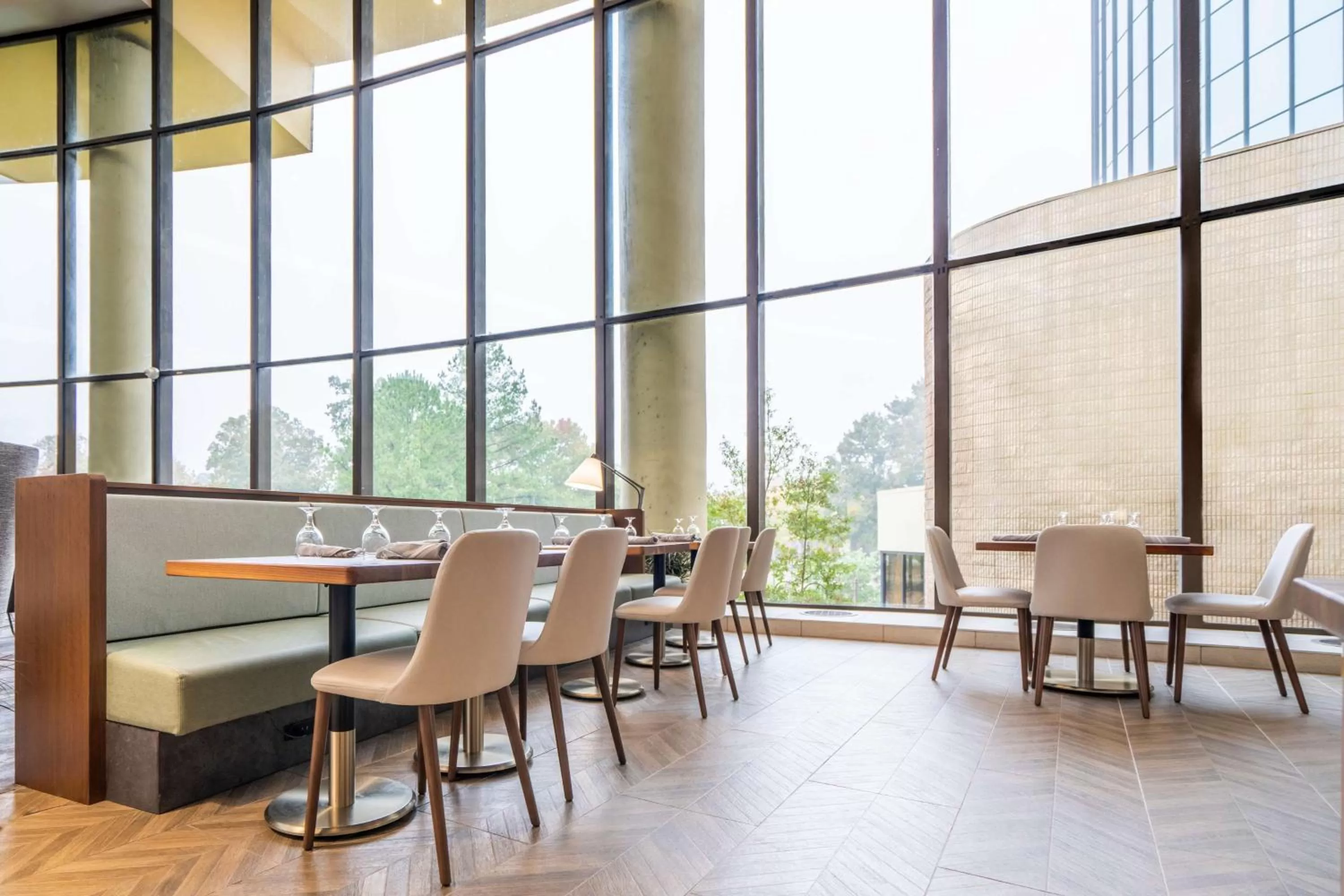 Lobby or reception in Hilton Memphis