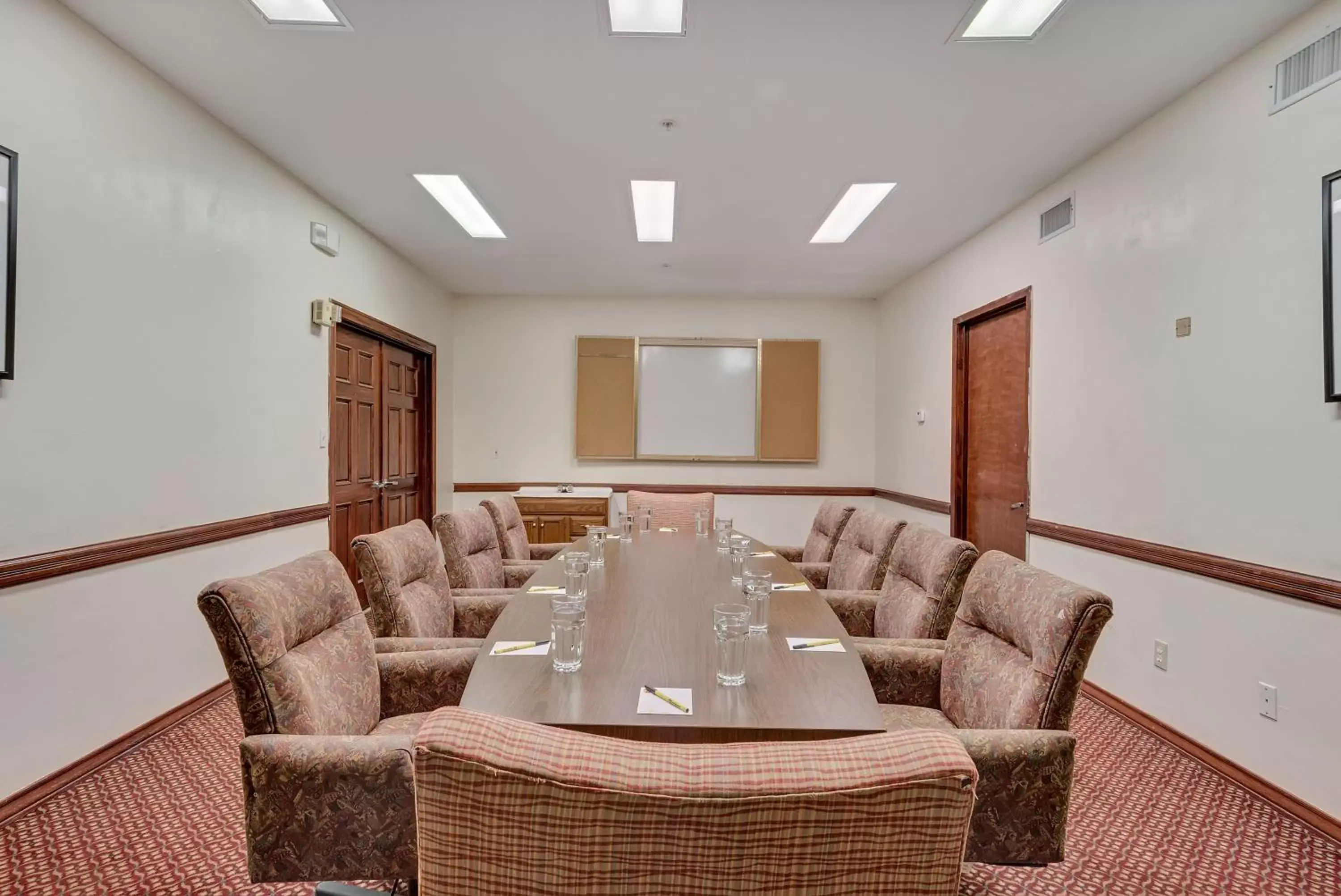 Business facilities, Business Area/Conference Room in Super 8 by Wyndham Weslaco