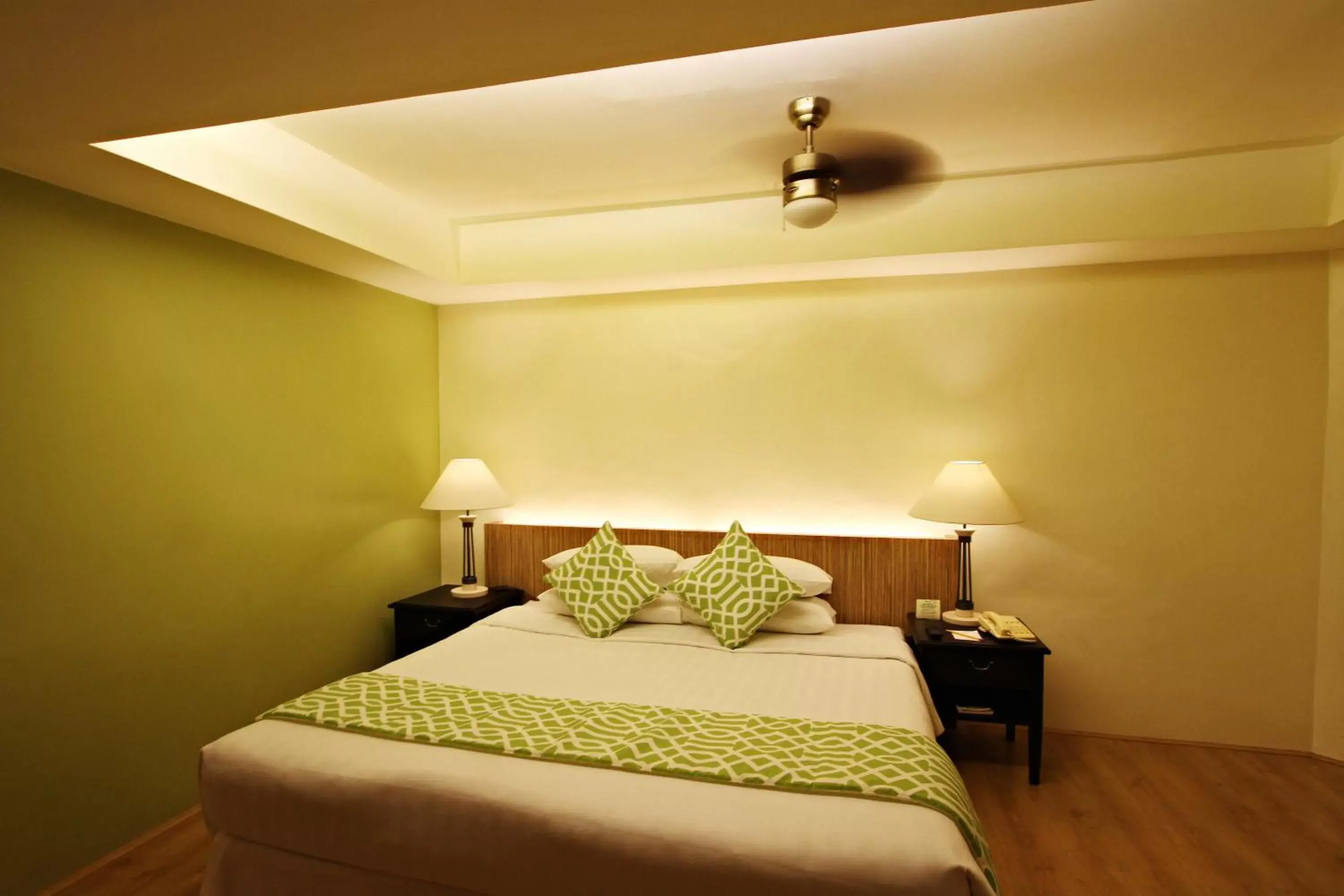 Bedroom, Bed in Hotel Fleuris Bedroom, Bed in Hotel Fleuris