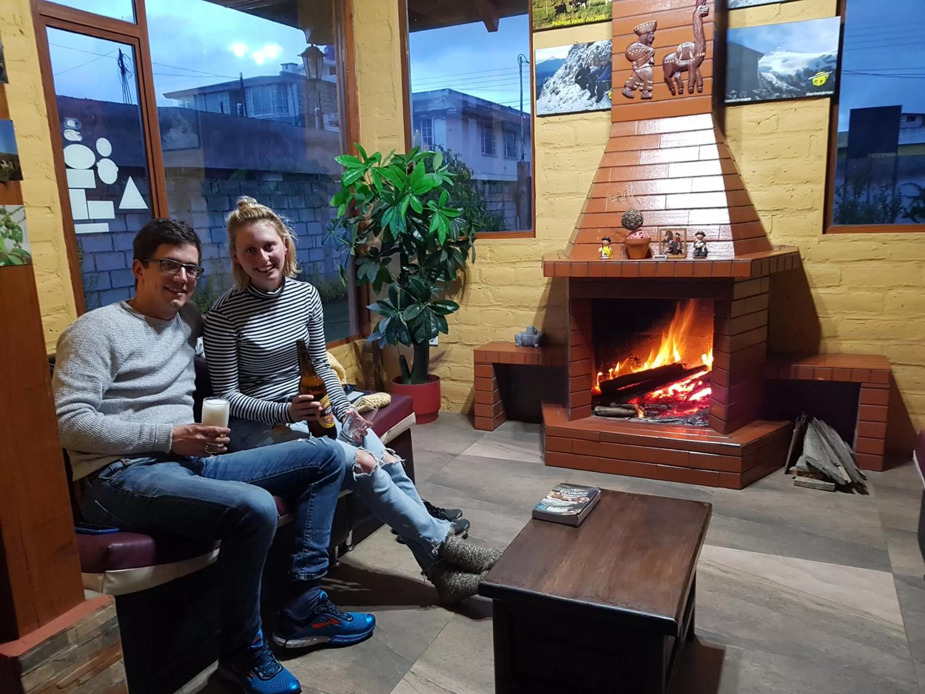 Communal lounge/ TV room in Casa del Montañero