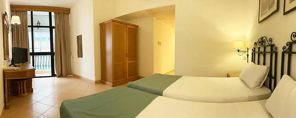 Standard Twin Room in Hotel Kennedy Nova