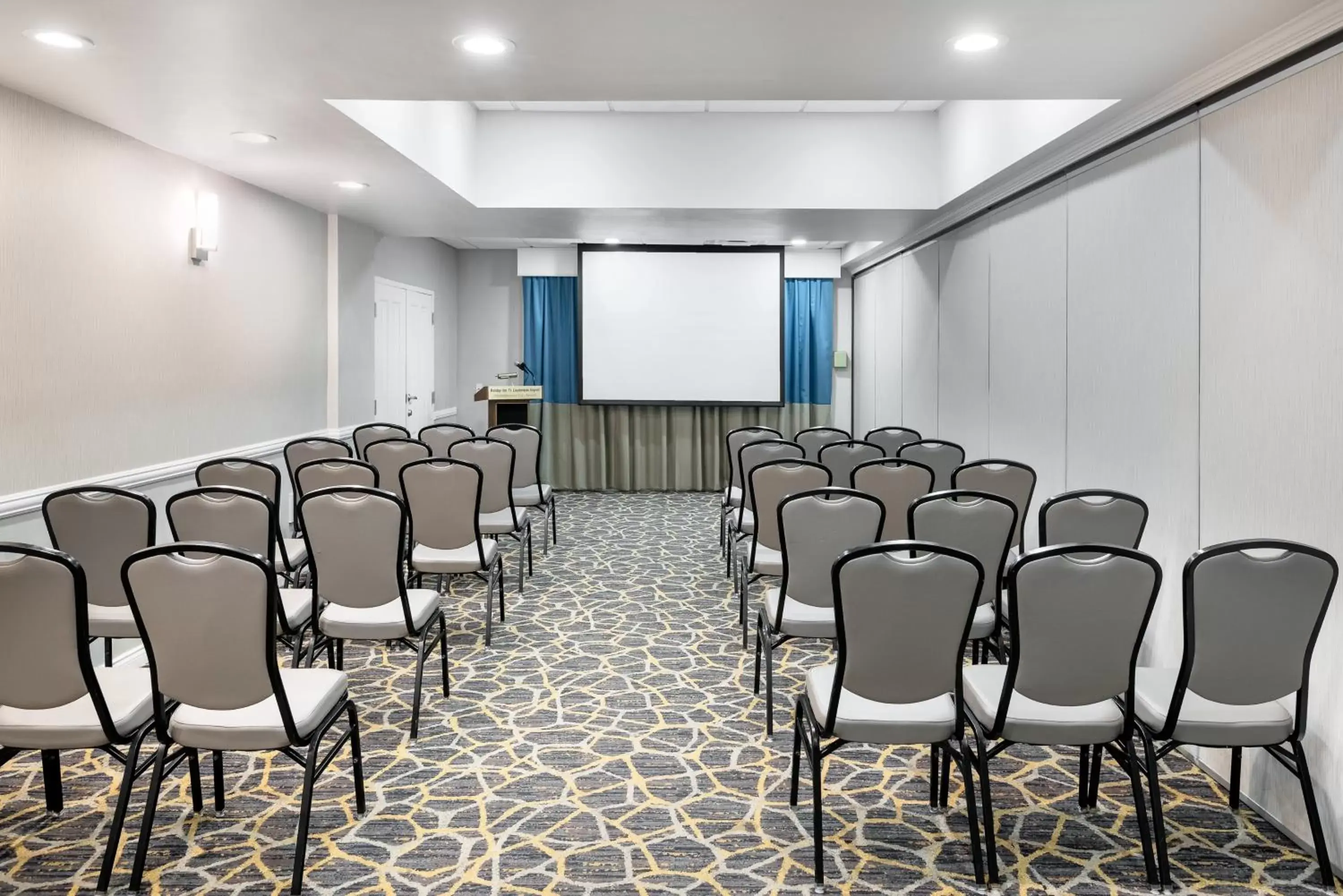 Meeting/conference room in Holiday Inn Fort Lauderdale Airport, an IHG Hotel