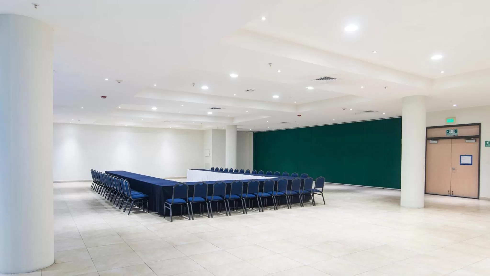Meeting/conference room in Holiday Inn Express Xalapa by IHG