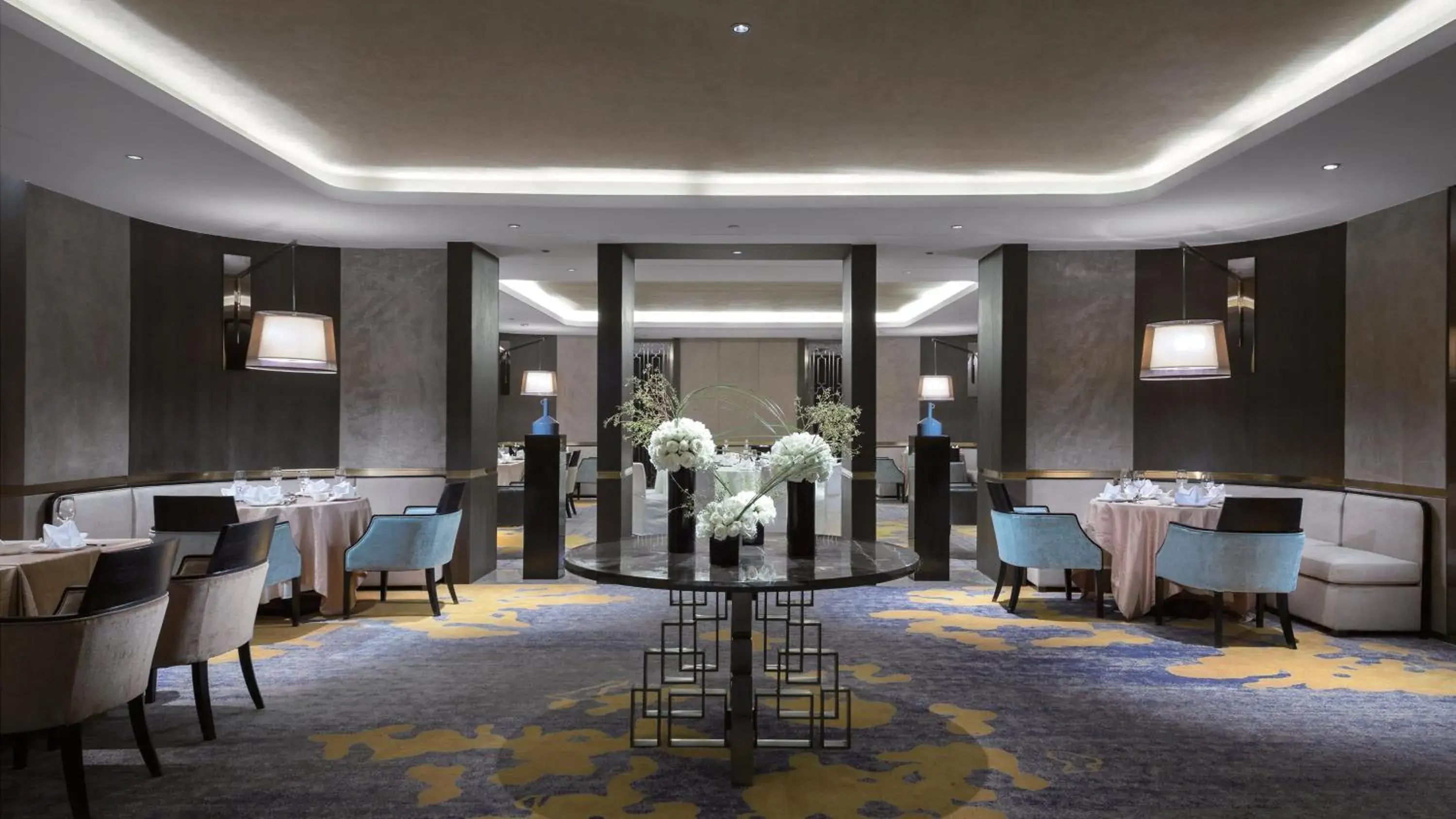 Restaurant/Places to Eat in InterContinental Wuhan, an IHG Hotel