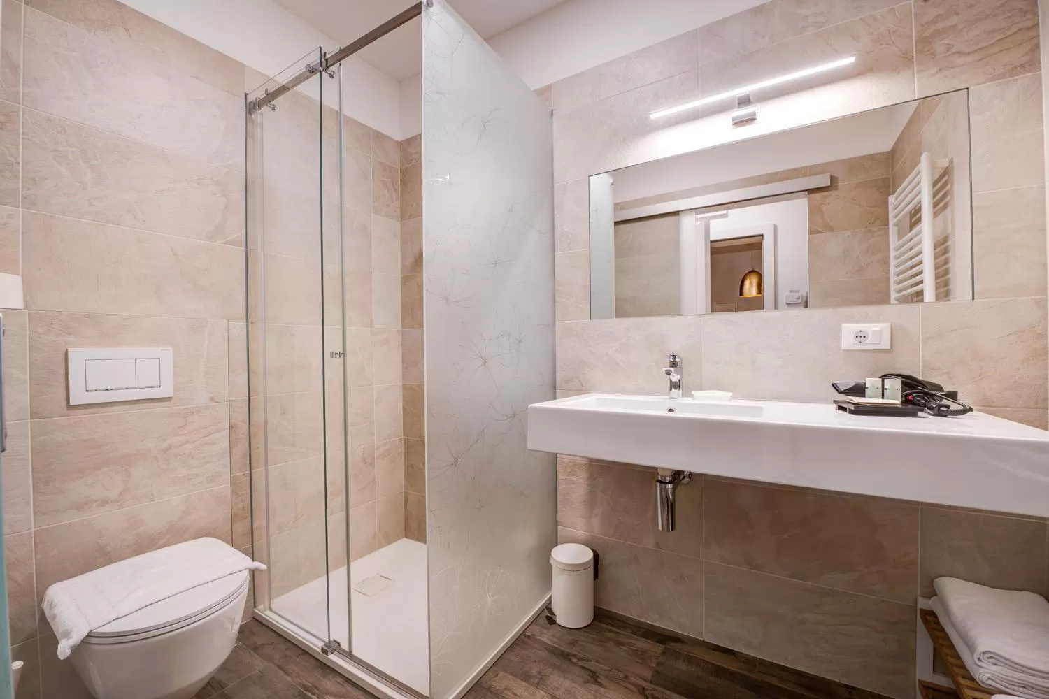 Toilet in Arcadia Rooms