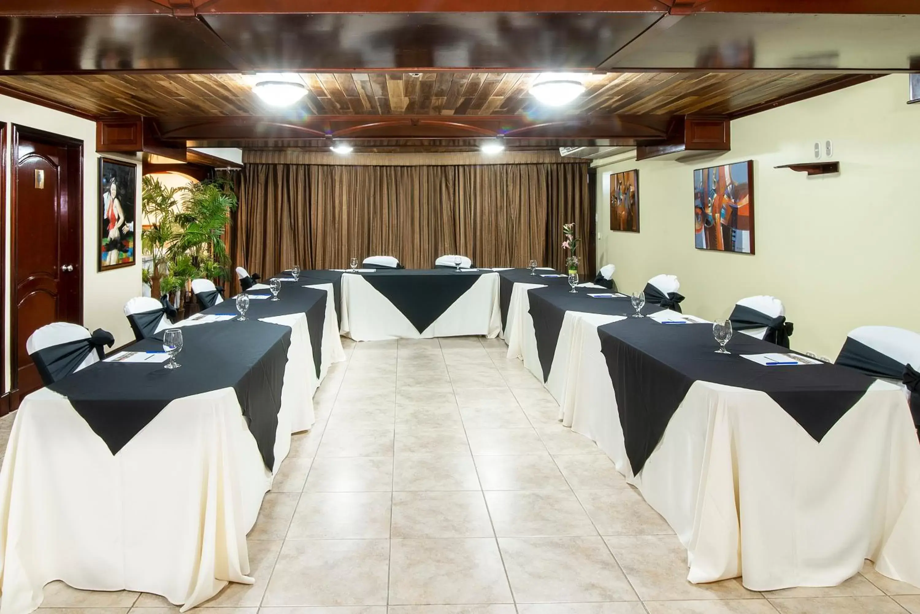 Business facilities in Hotel Casa Roland Golfito Resort