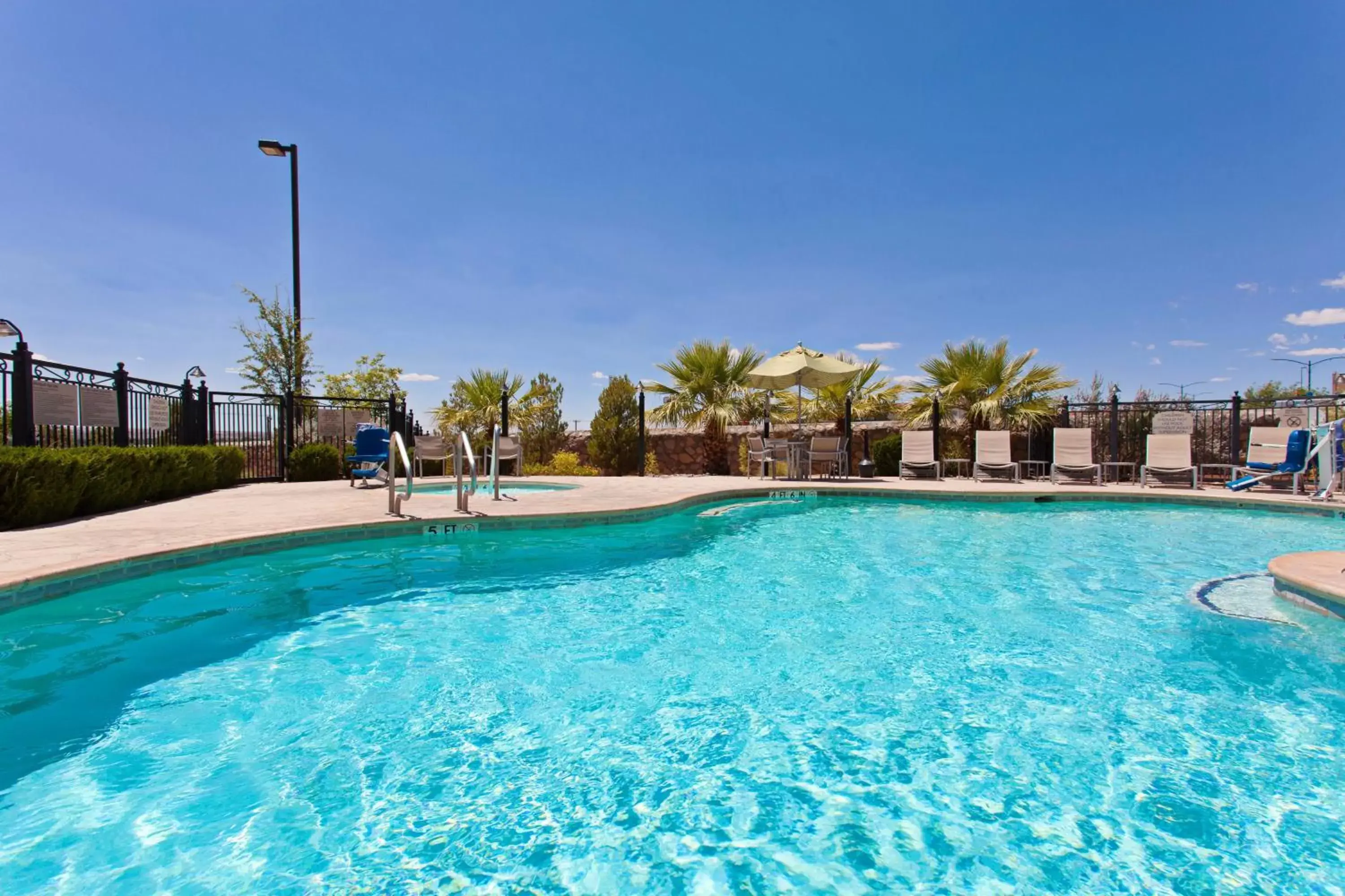 Swimming Pool in SpringHill Suites by Marriott El Paso