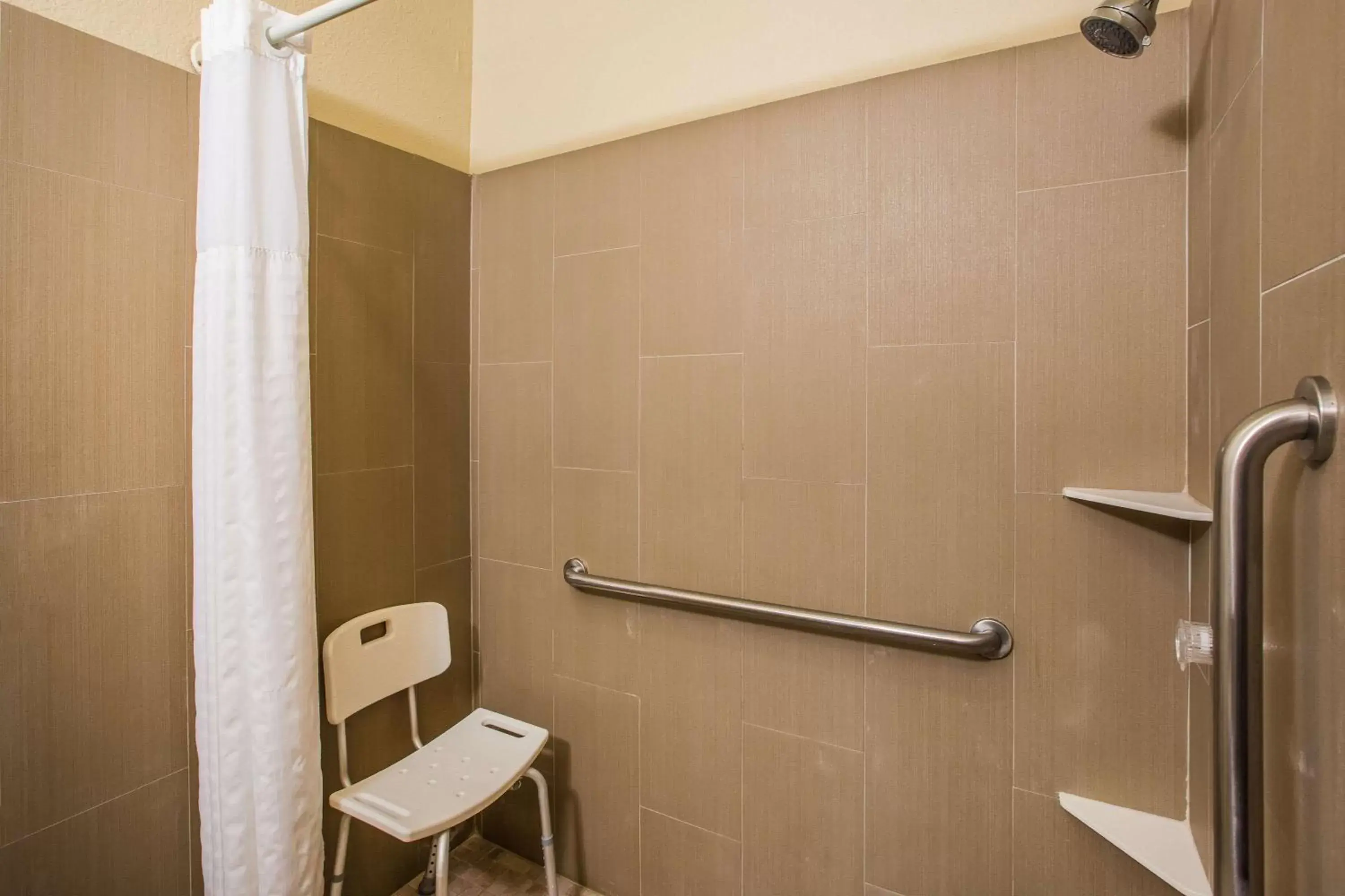 Shower, Bathroom in Super 8 by Wyndham Altoona