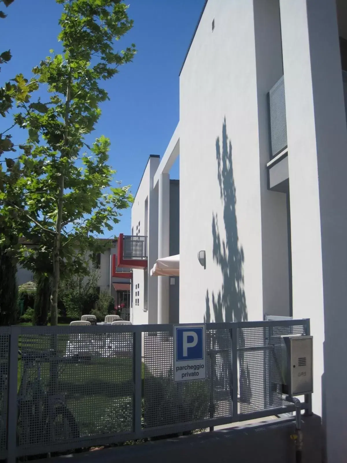 Facade/entrance, Property Building in 6 Porte Guesthouse