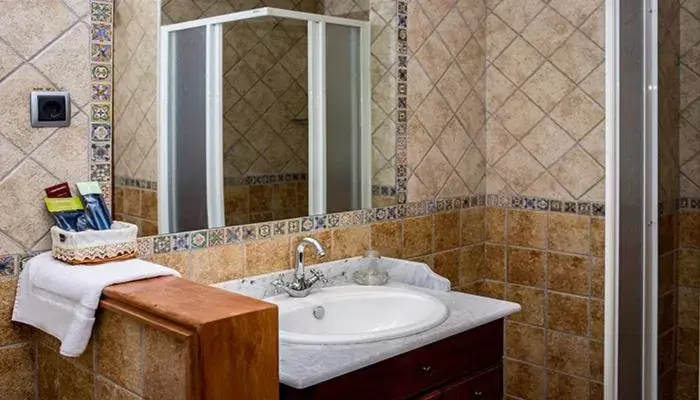 Bathroom in Hotel Rural El Jardin