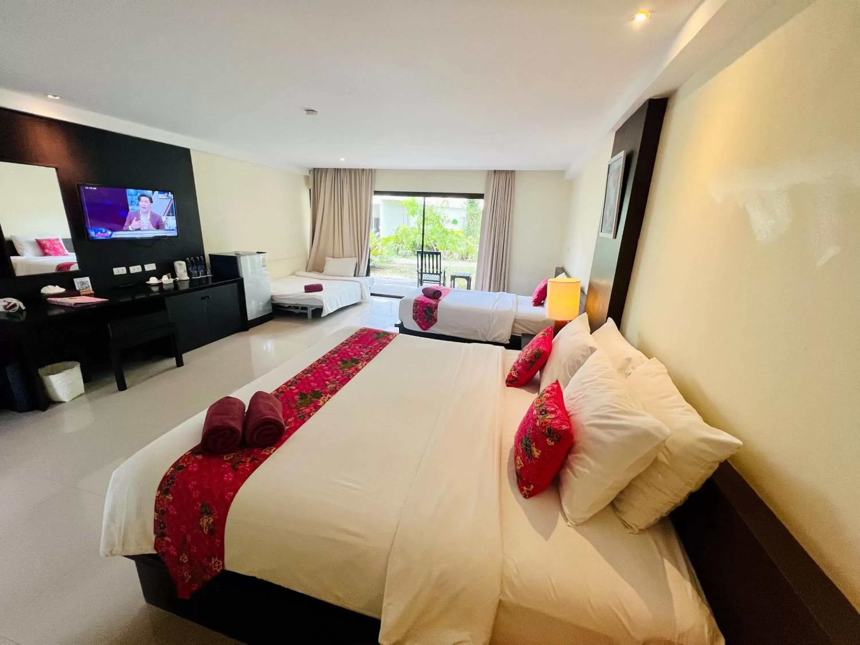 Bed in Palm Galleria Resort-SHA Extra Plus