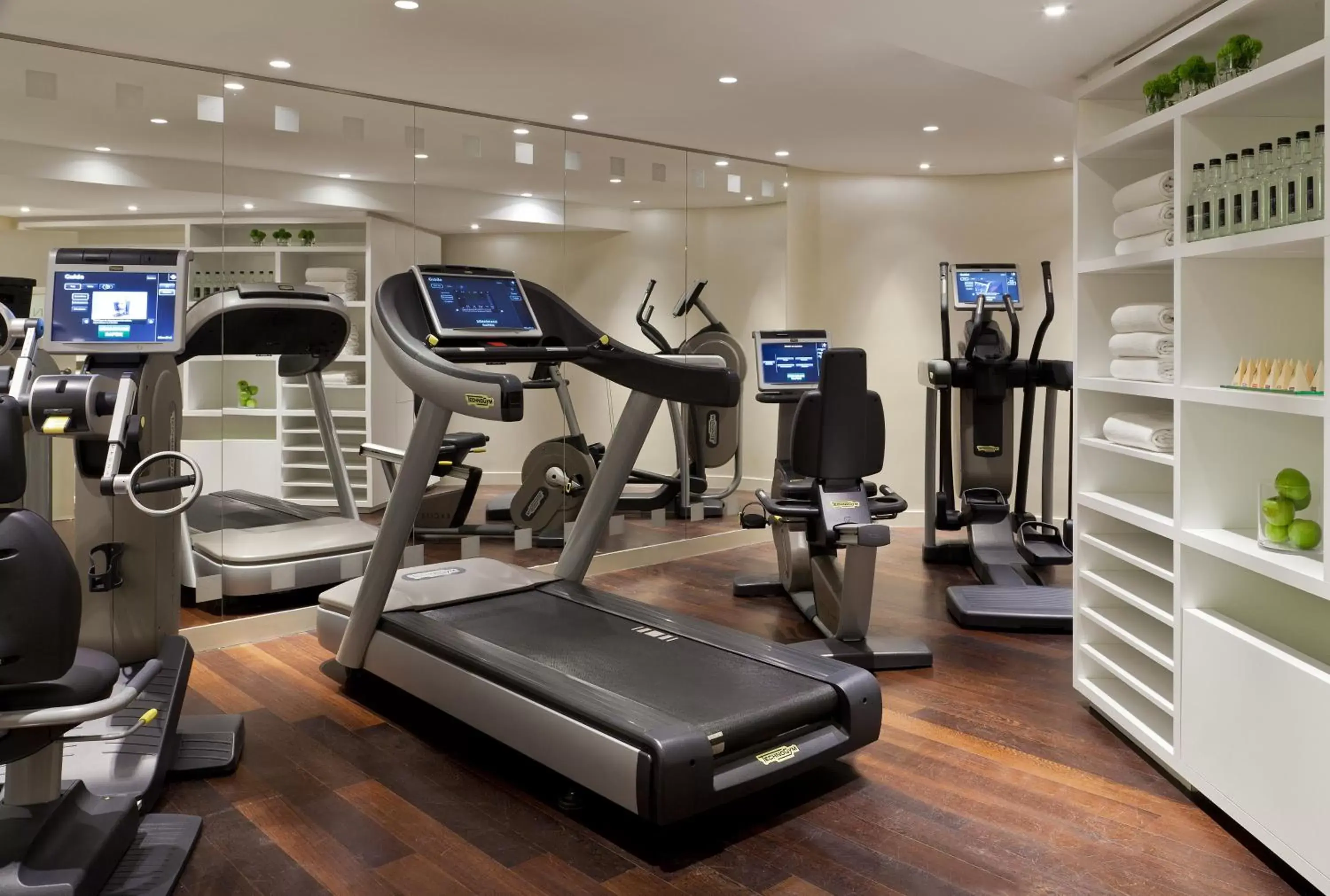 Spa and wellness centre/facilities, Fitness Center/Facilities in Hôtel Barrière Lille