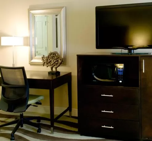 TV and multimedia in Brent House Hotel