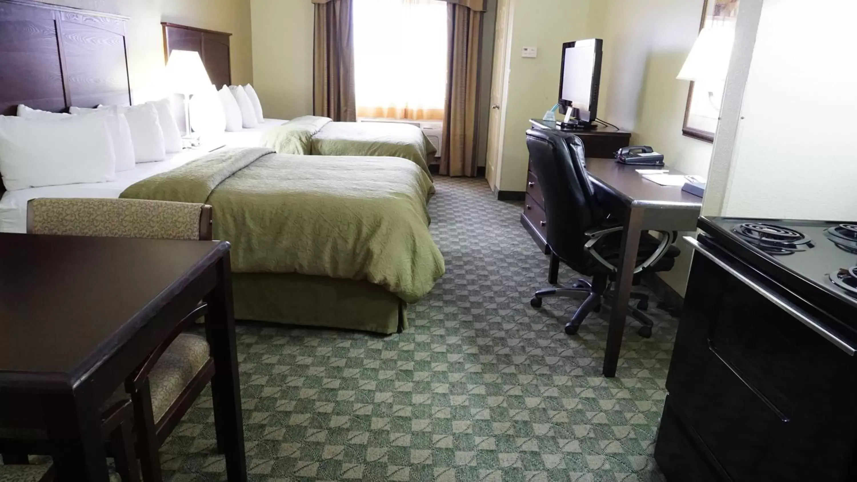 Photo of the whole room, Bed in Scottish Inns - Cresson Photo of the whole room, Bed in Scottish Inns - Cresson