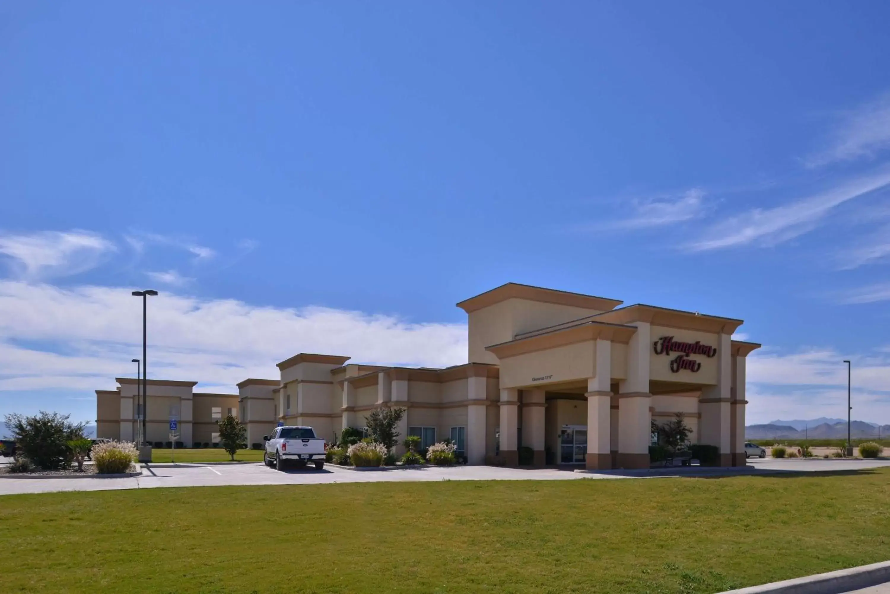 Property building in Hampton Inn Van Horn Property building in Hampton Inn Van Horn