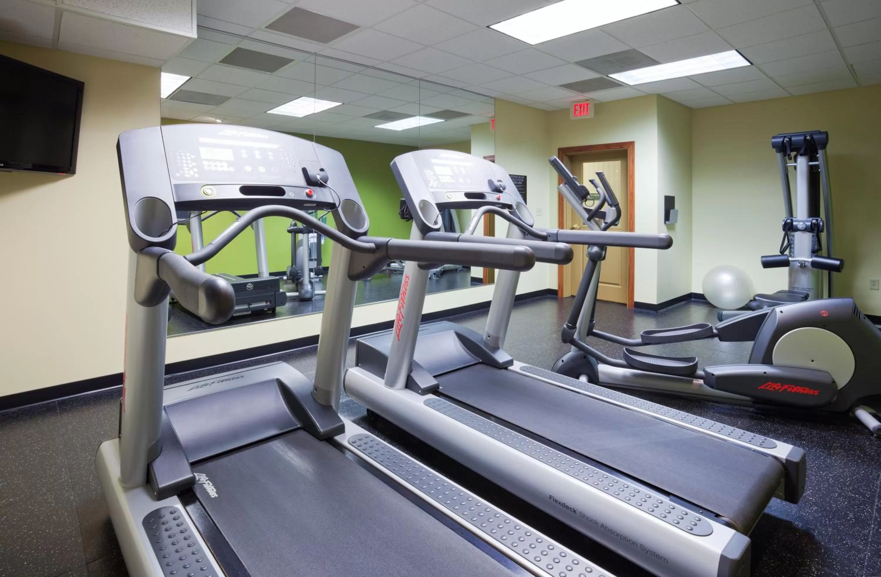 Fitness centre/facilities in Country Inn & Suites by Radisson, Sioux Falls