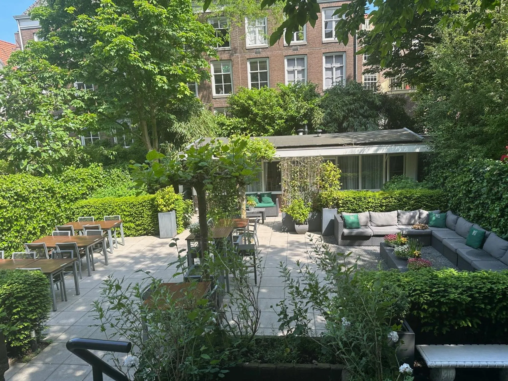 Property building in Prinsengracht Hotel