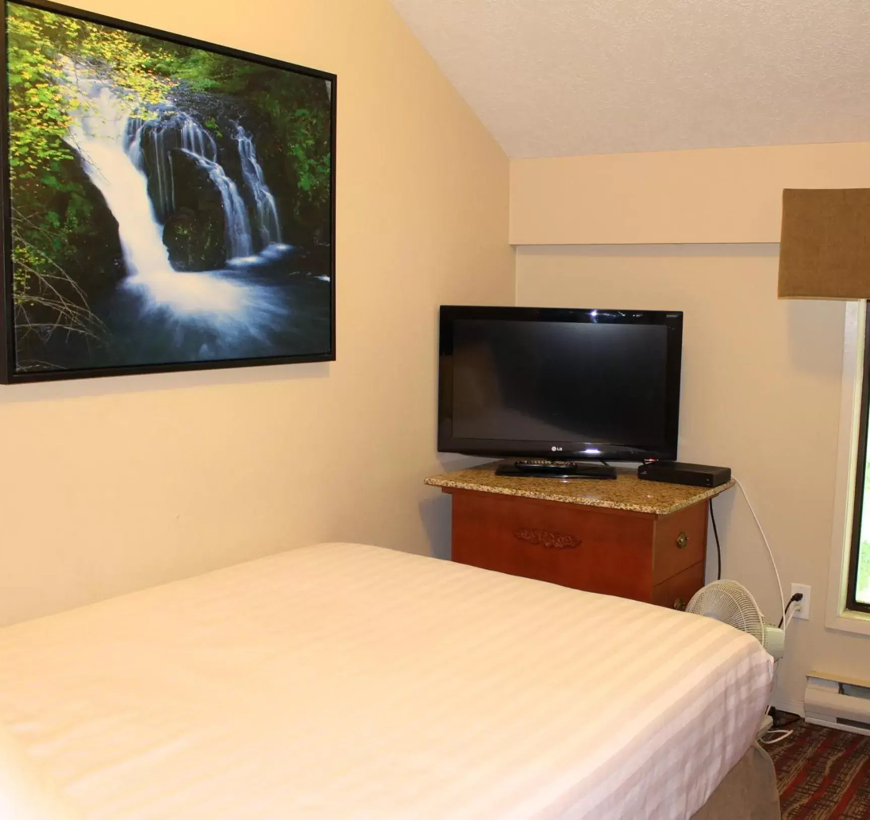 Bed in Ramada by Wyndham Campbell River