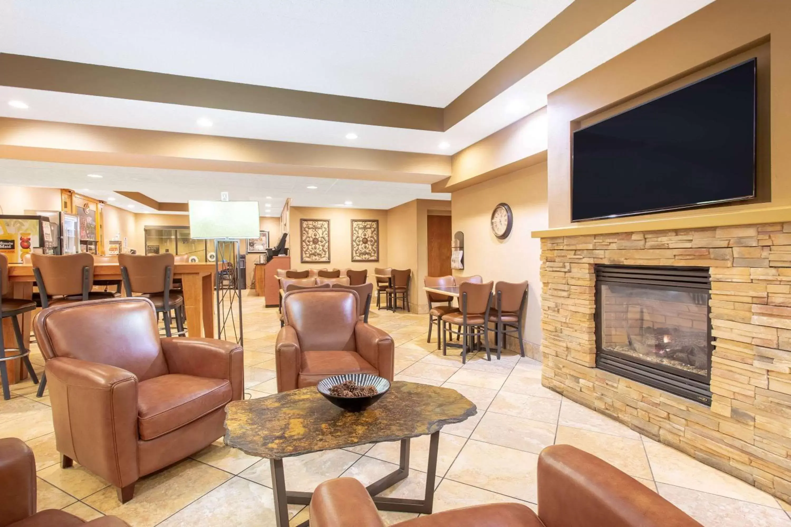 Lobby or reception, Seating Area in AmericInn by Wyndham Madison West