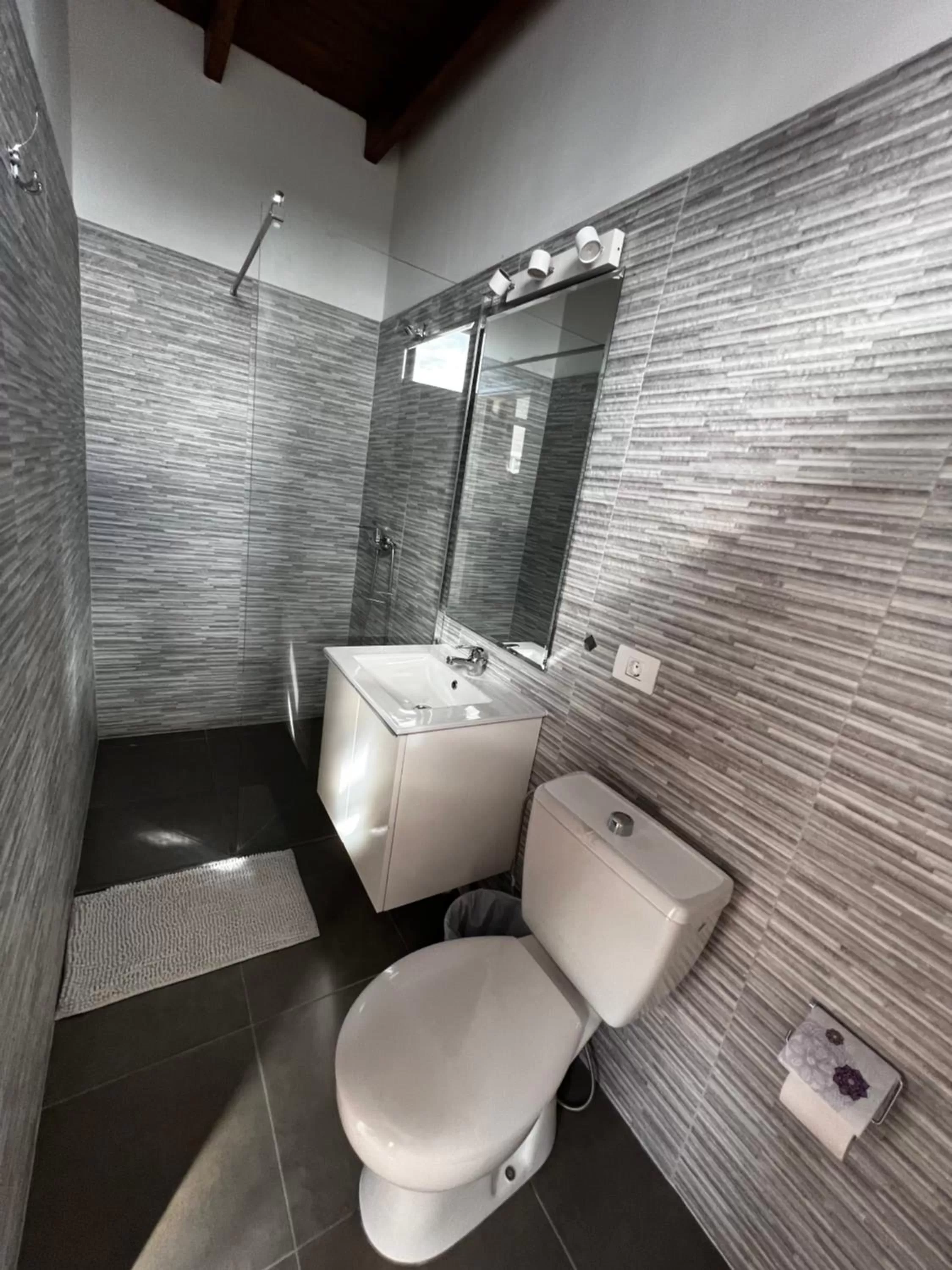 Bathroom in El jardin de Iris