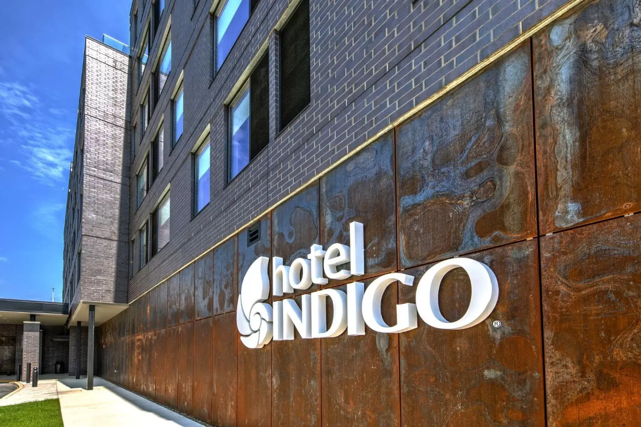 Property building, Property Logo/Sign in Hotel Indigo Pittsburgh University - Oakland, an IHG Hotel