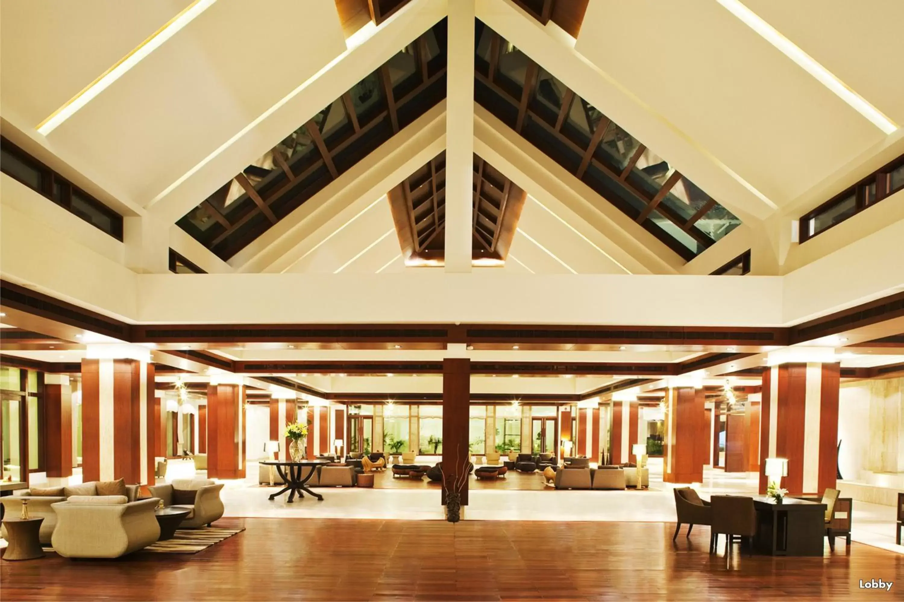 Lobby or reception, Restaurant/Places to Eat in Jaypee Greens Golf and Spa Resort