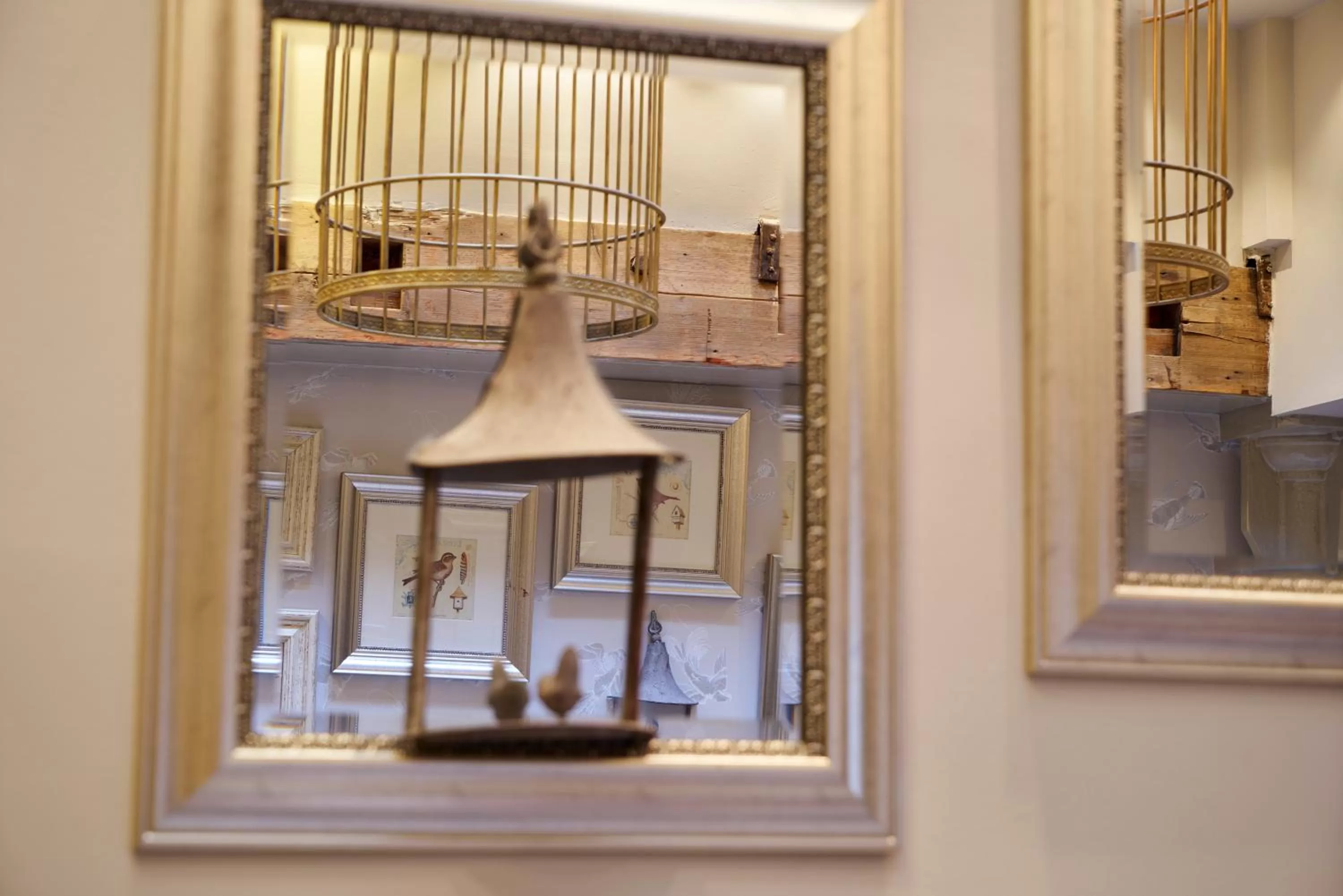 Decorative detail in Hotel The Bird