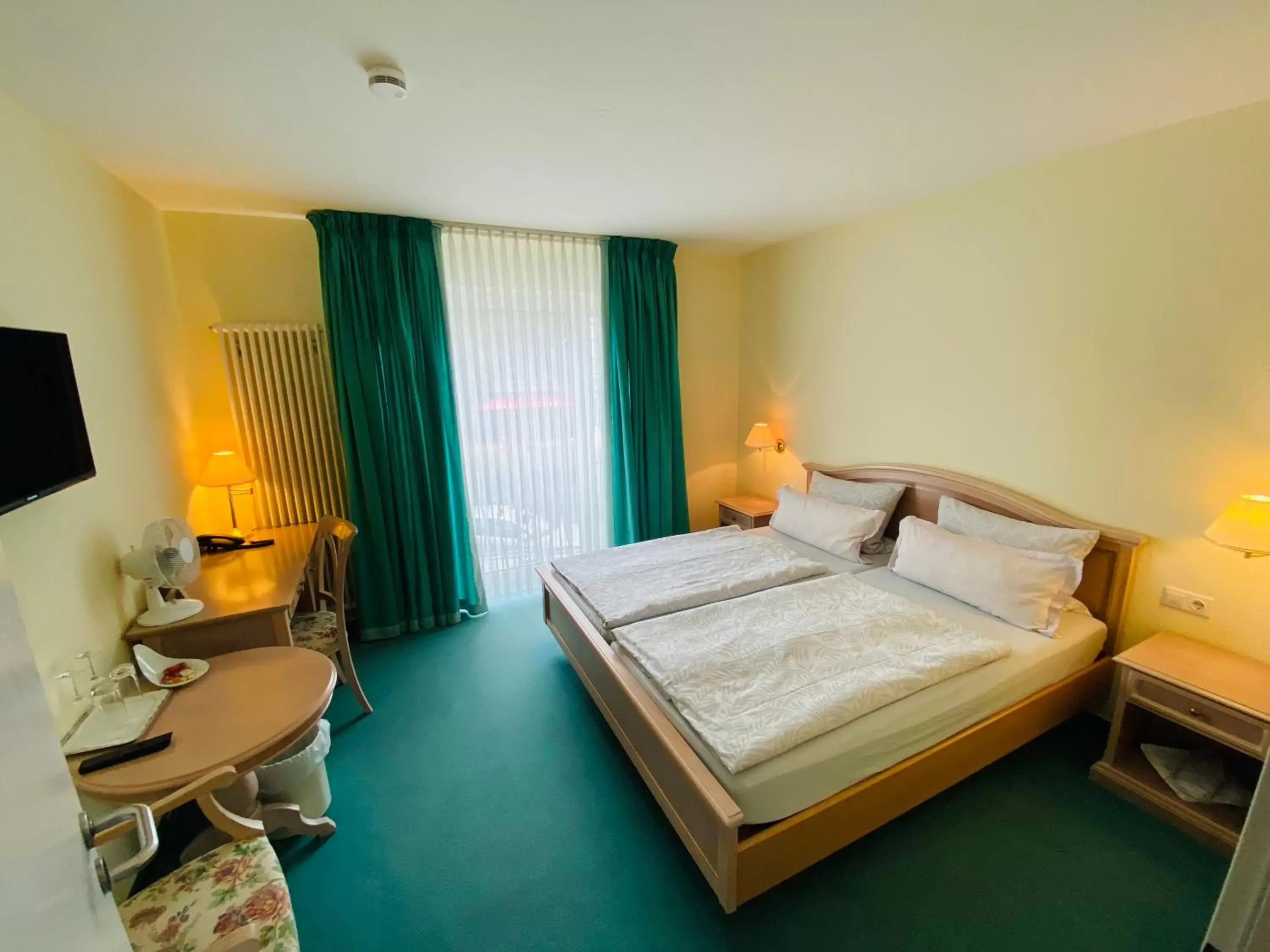 Standard Double Room in Hotel Restaurant Zur Post Standard Double Room in Hotel Restaurant Zur Post