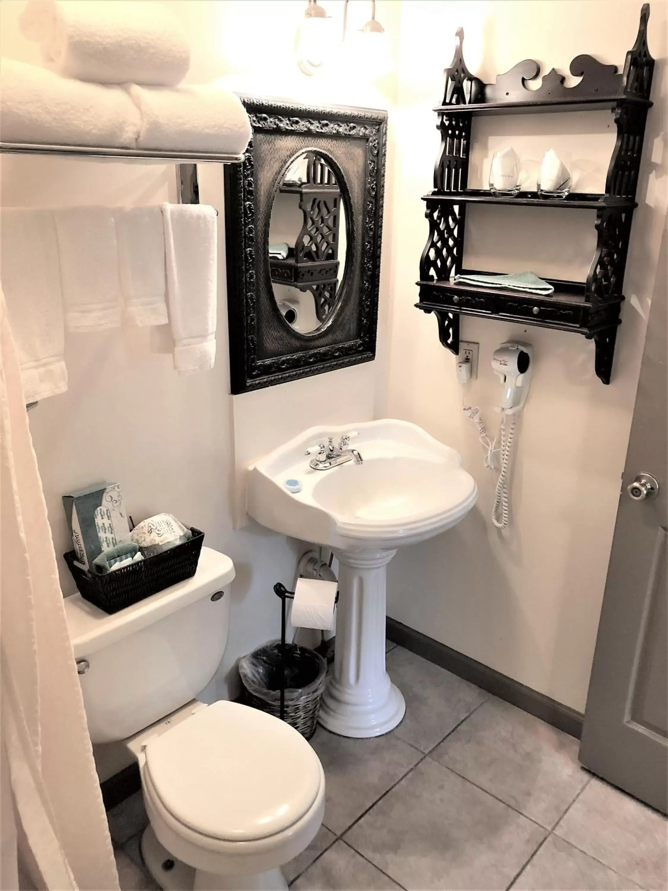 Bathroom in St George Inn - Saint Augustine